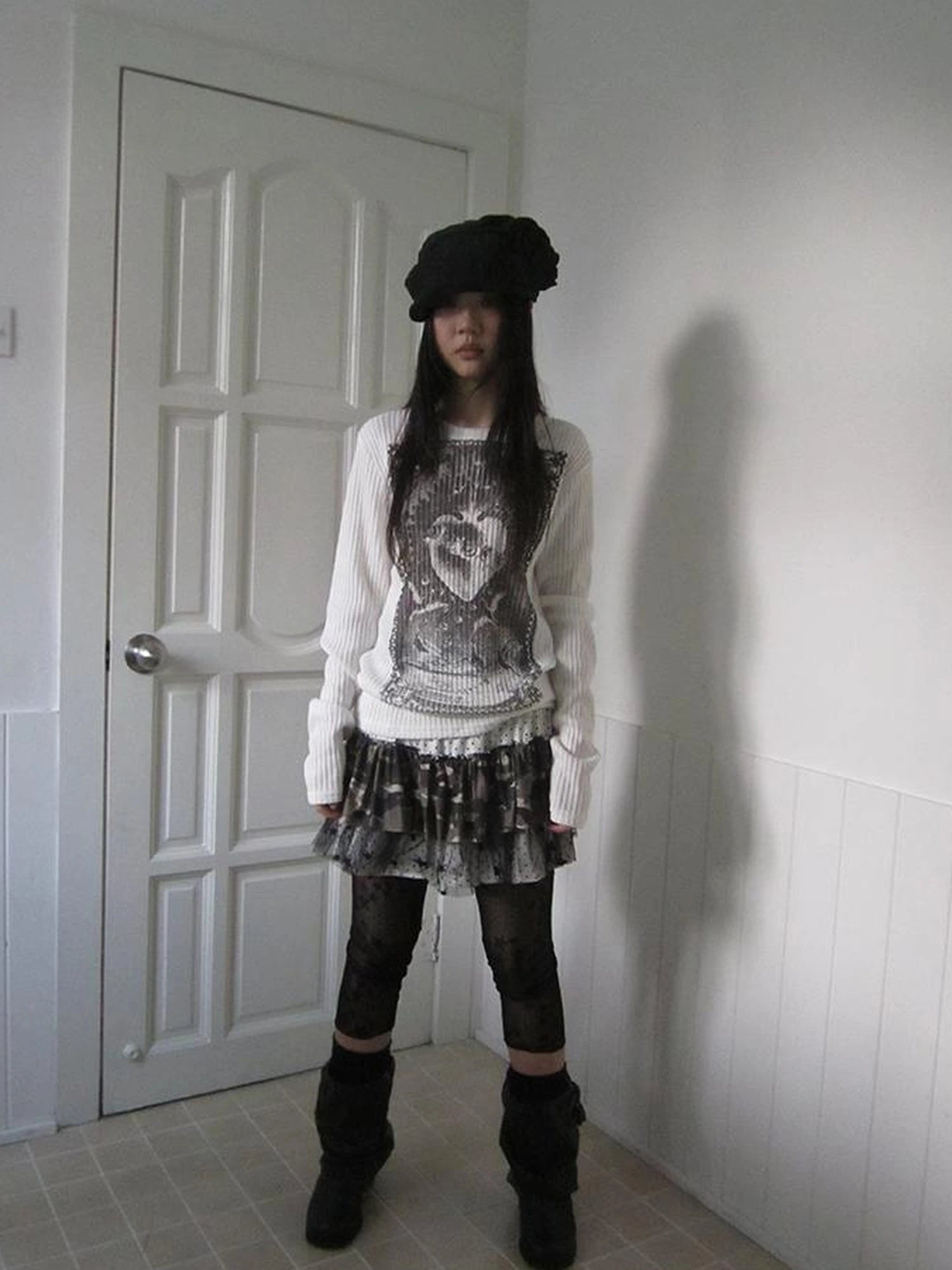 Millennial Lace Star Print Stretch Capri Leggings