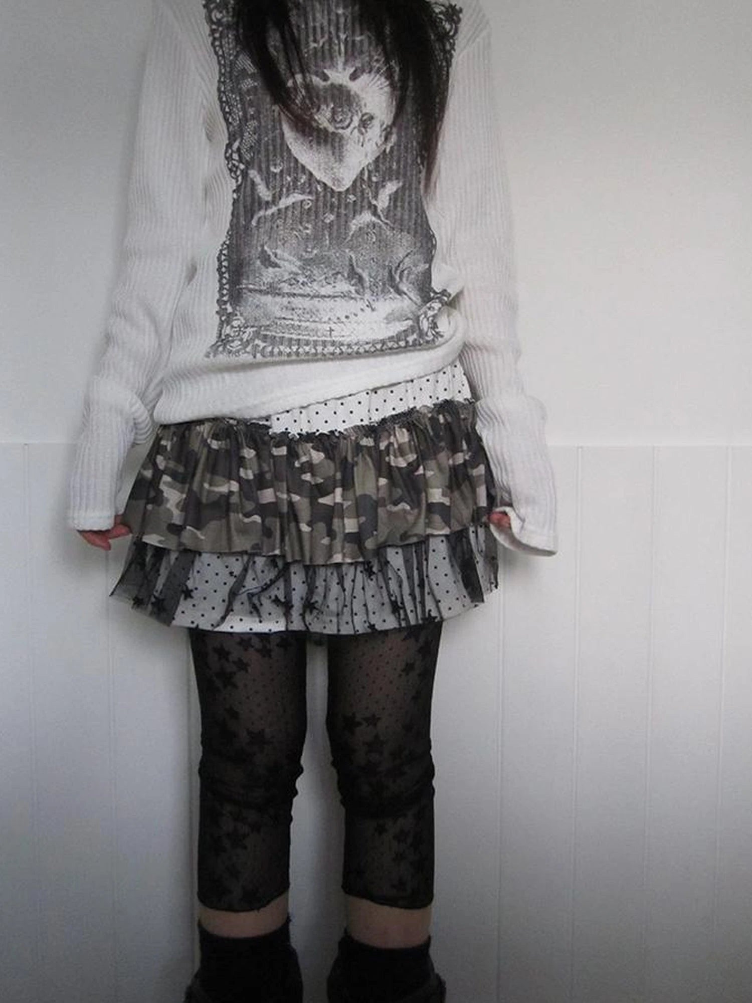 Millennial Lace Star Print Stretch Capri Leggings