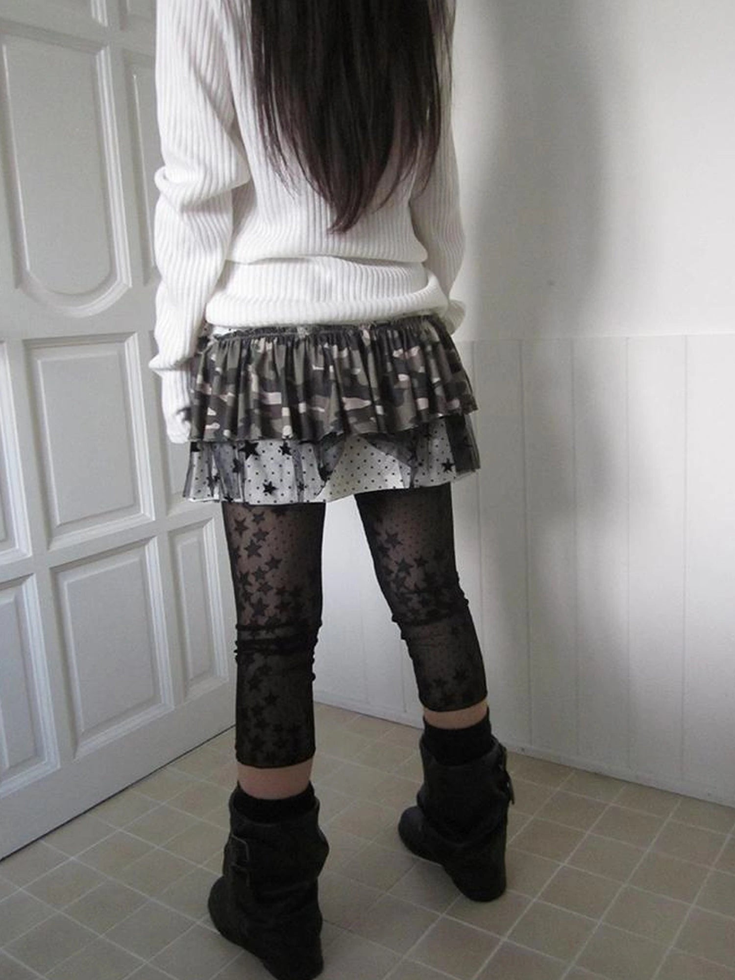 Millennial Lace Star Print Stretch Capri Leggings