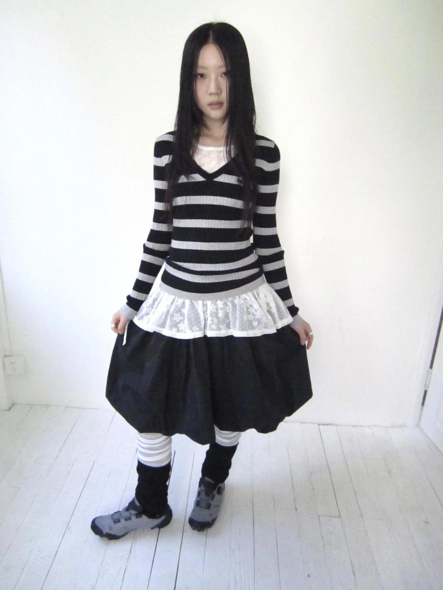 Retro Stripe Colorblock V-Neck Slimming Knit Top