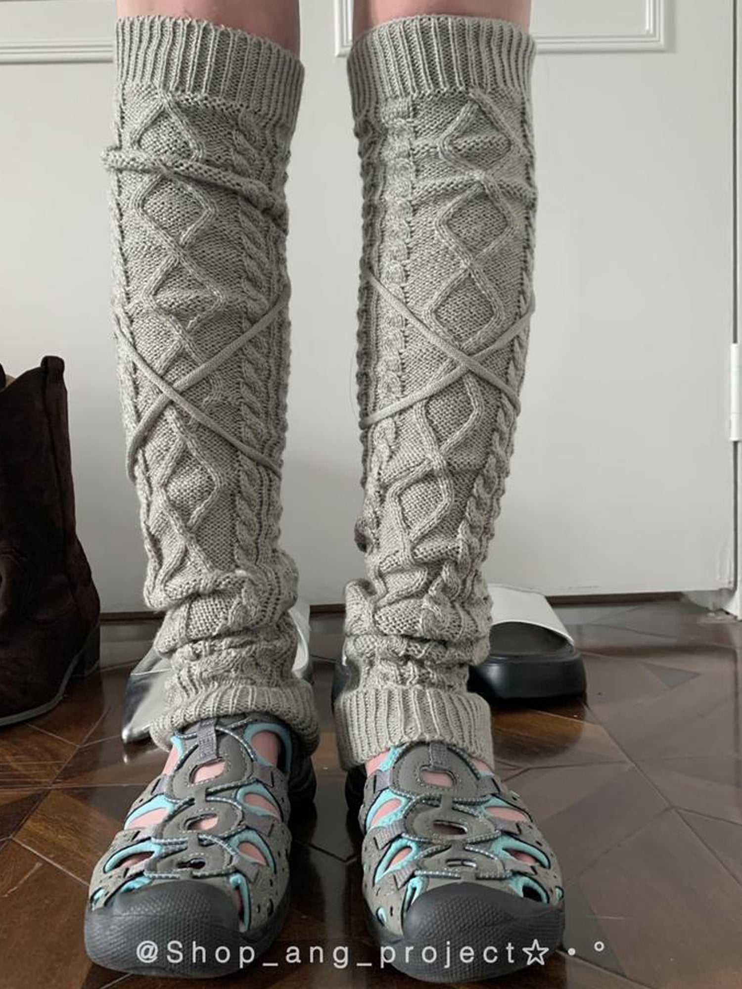 ang project Retro Twist Tie Solid Bubble Leg Warmers