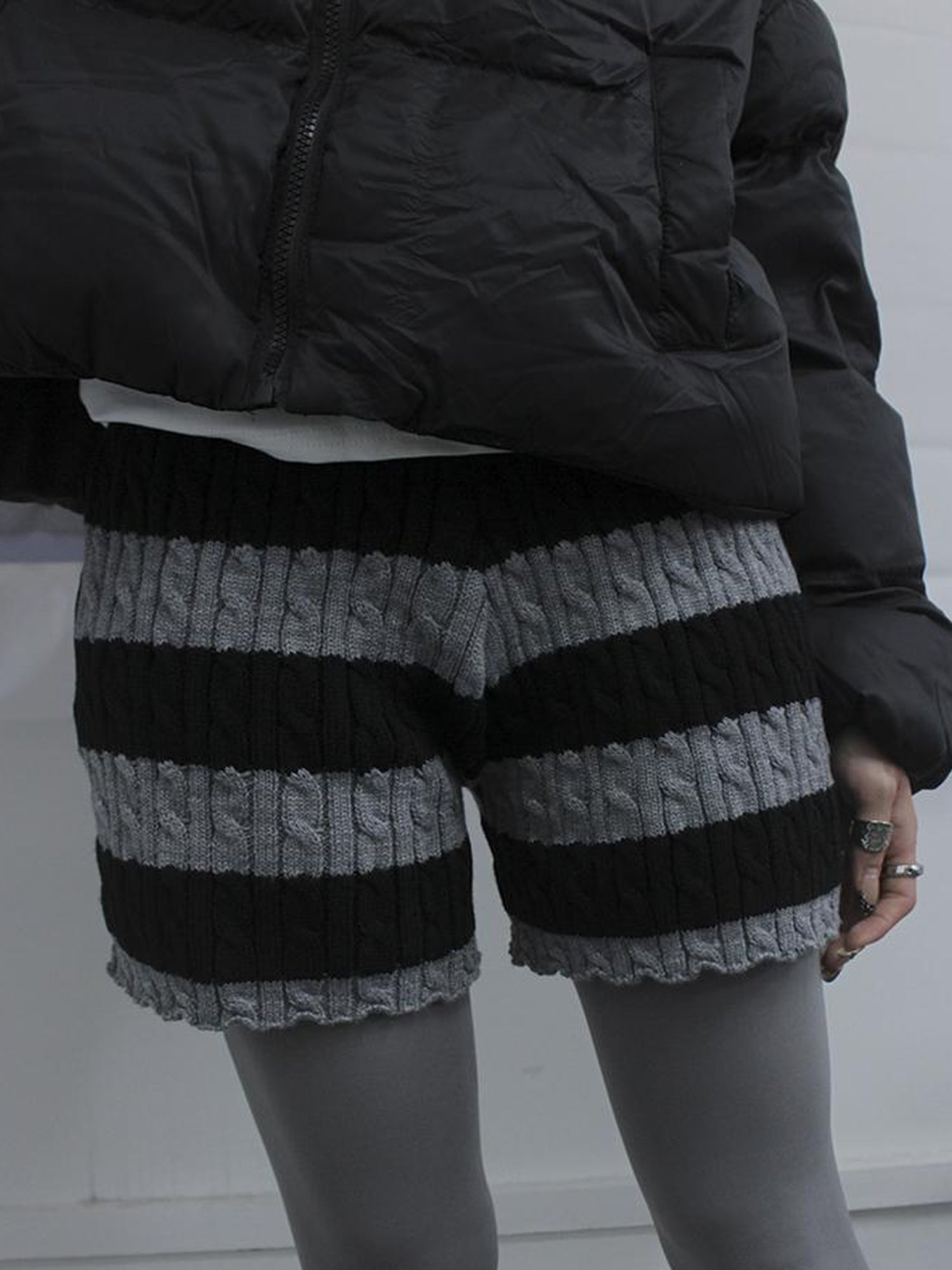 ang project Textured Stripe Knit Shorts Women Stretch Slim Fit Color Block