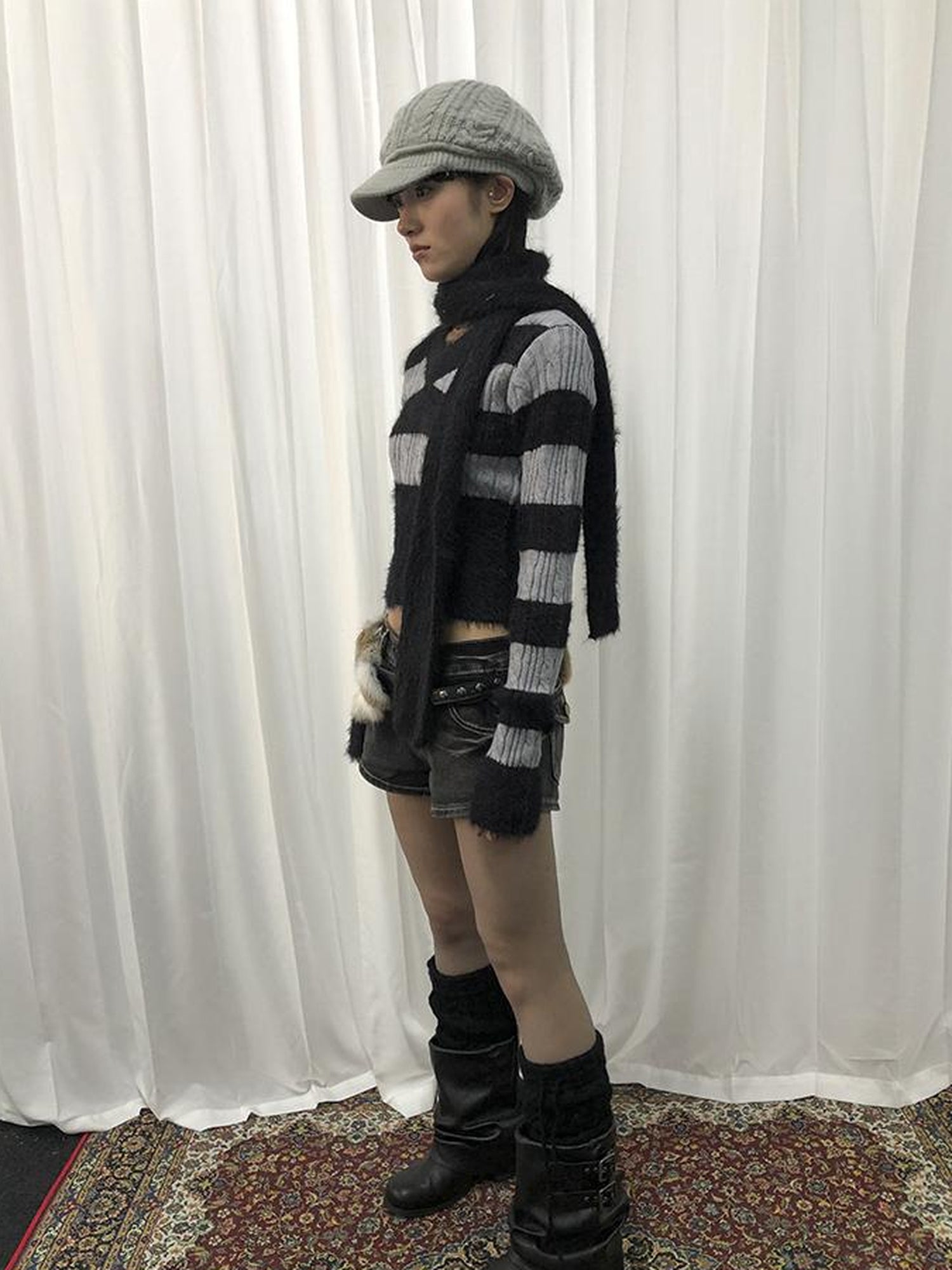 ang project V-neck Striped Knit Sweater Slim Fit Set