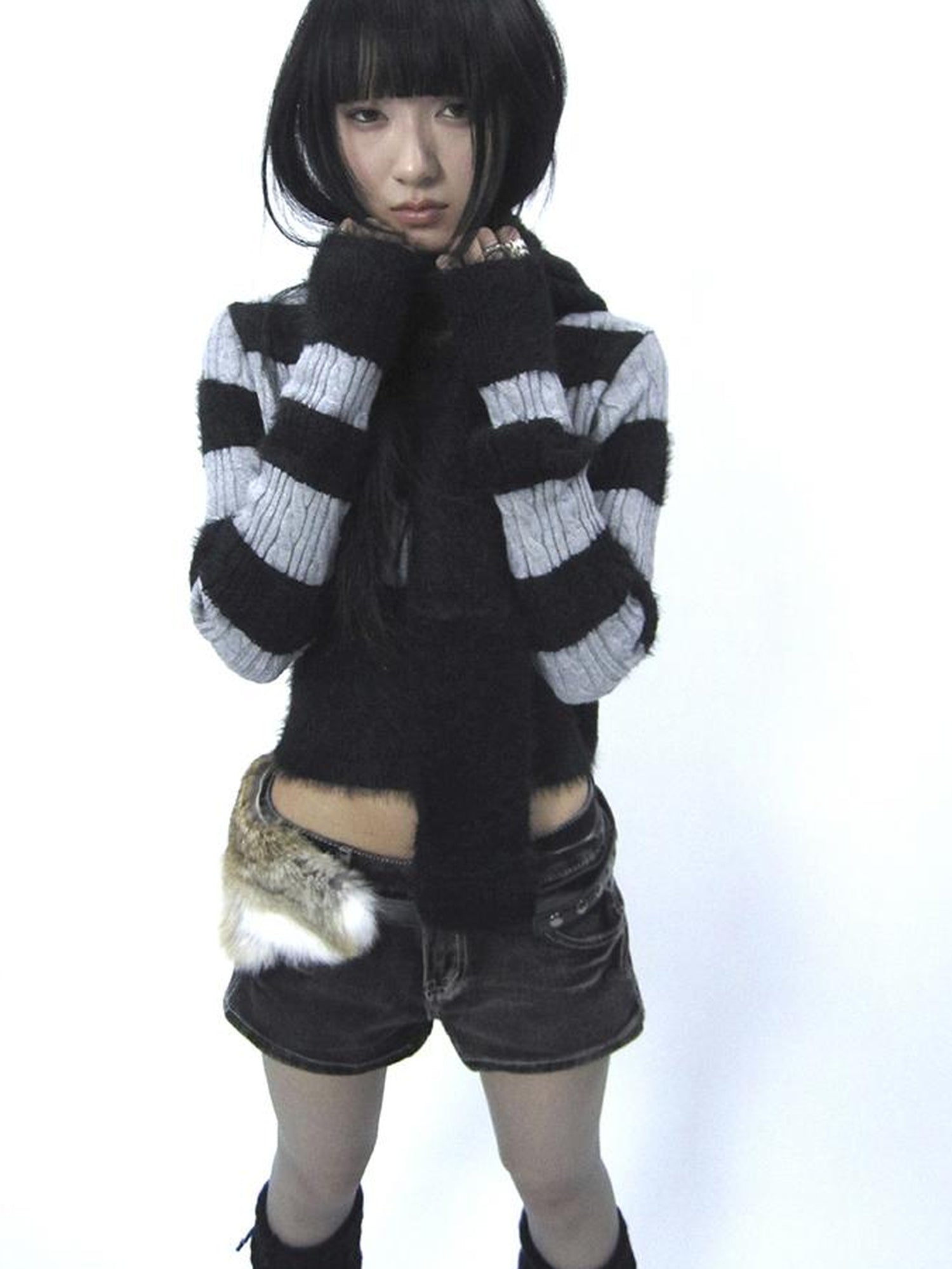 ang project V-neck Striped Knit Sweater Slim Fit Set