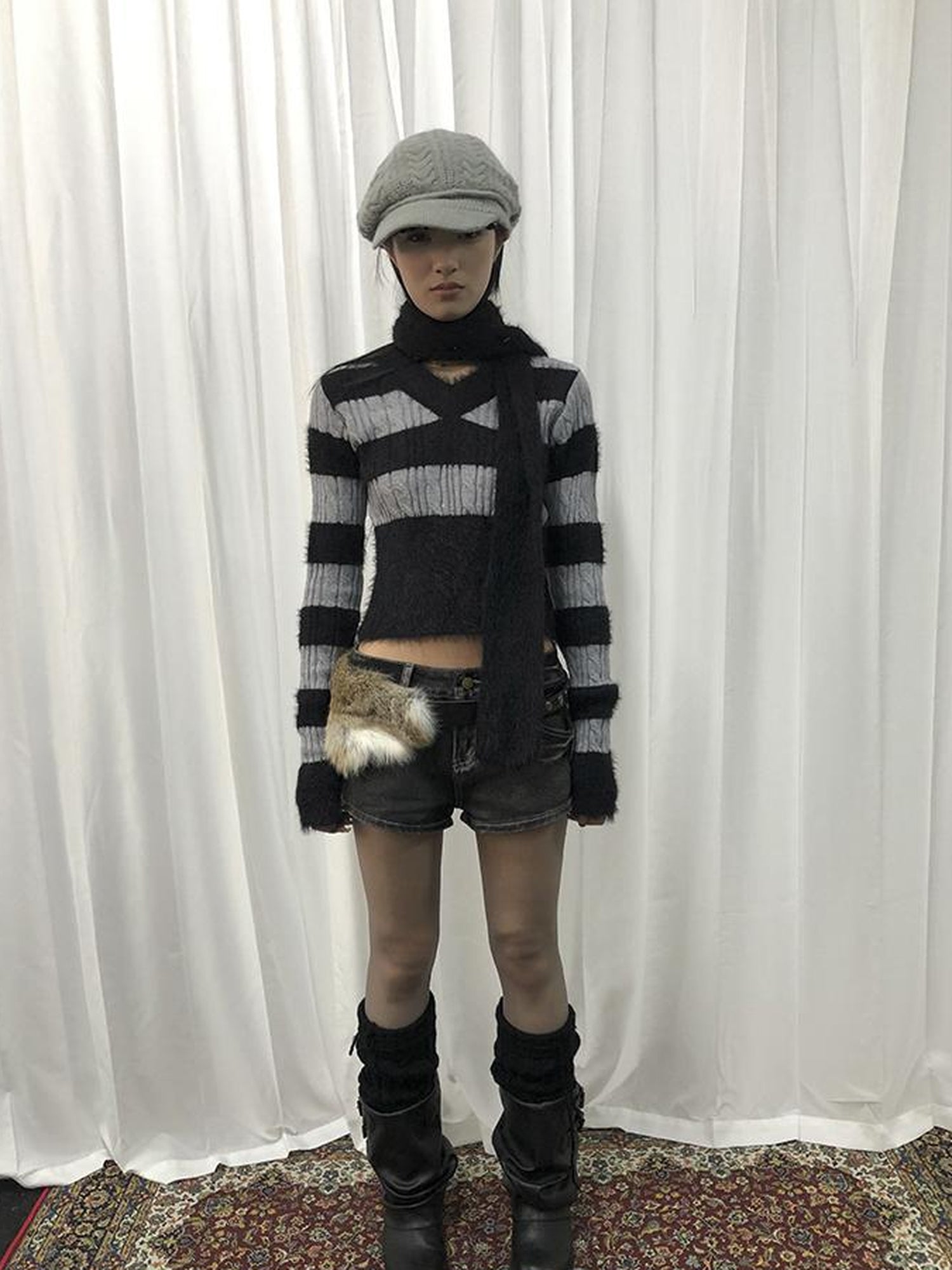 ang project V-neck Striped Knit Sweater Slim Fit Set