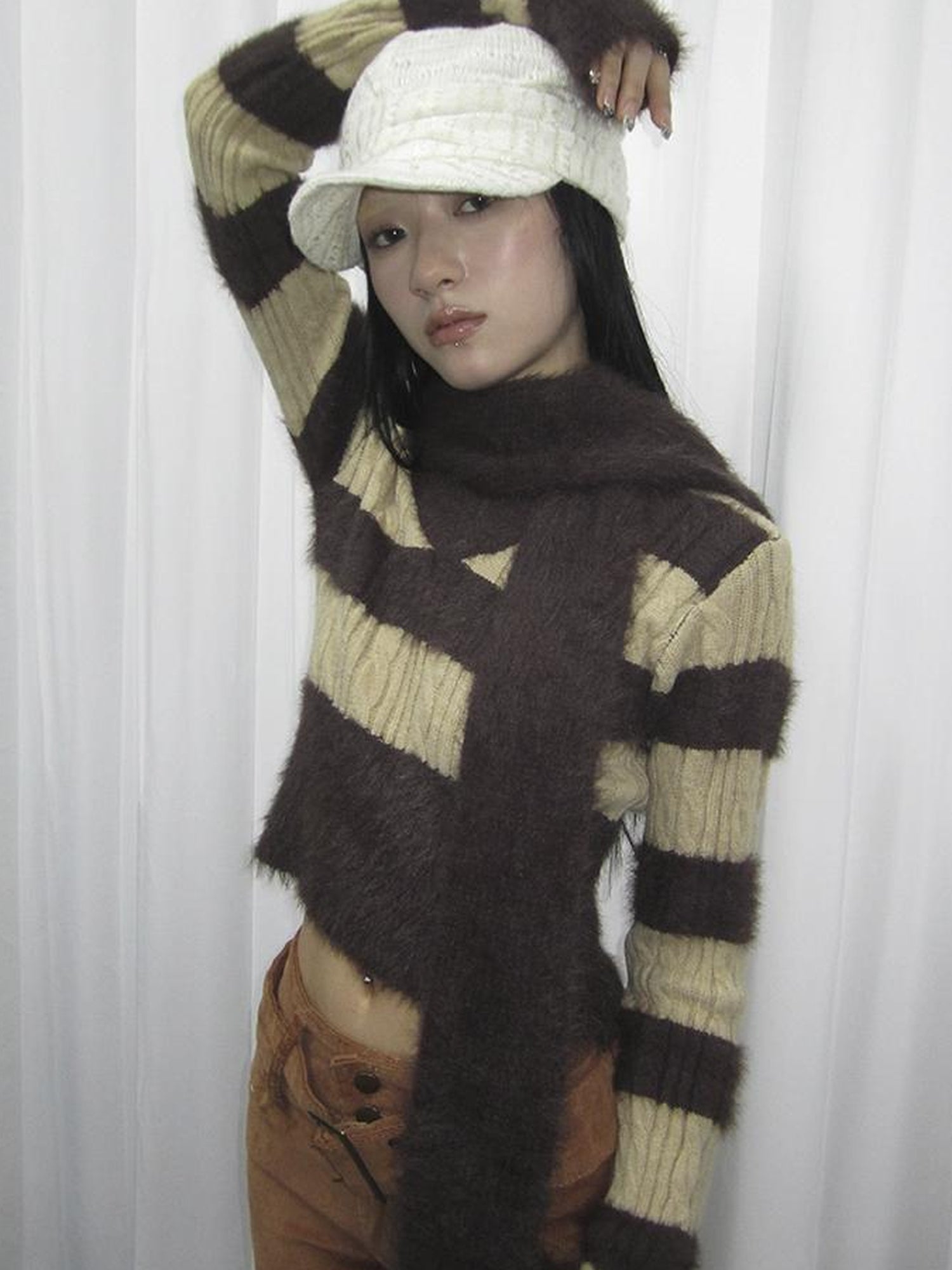 ang project V-neck Striped Knit Sweater Slim Fit Set