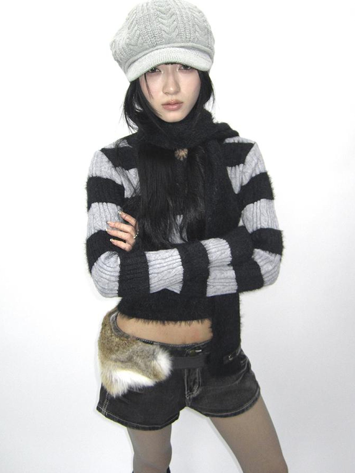 ang project V-neck Striped Knit Sweater Slim Fit Set