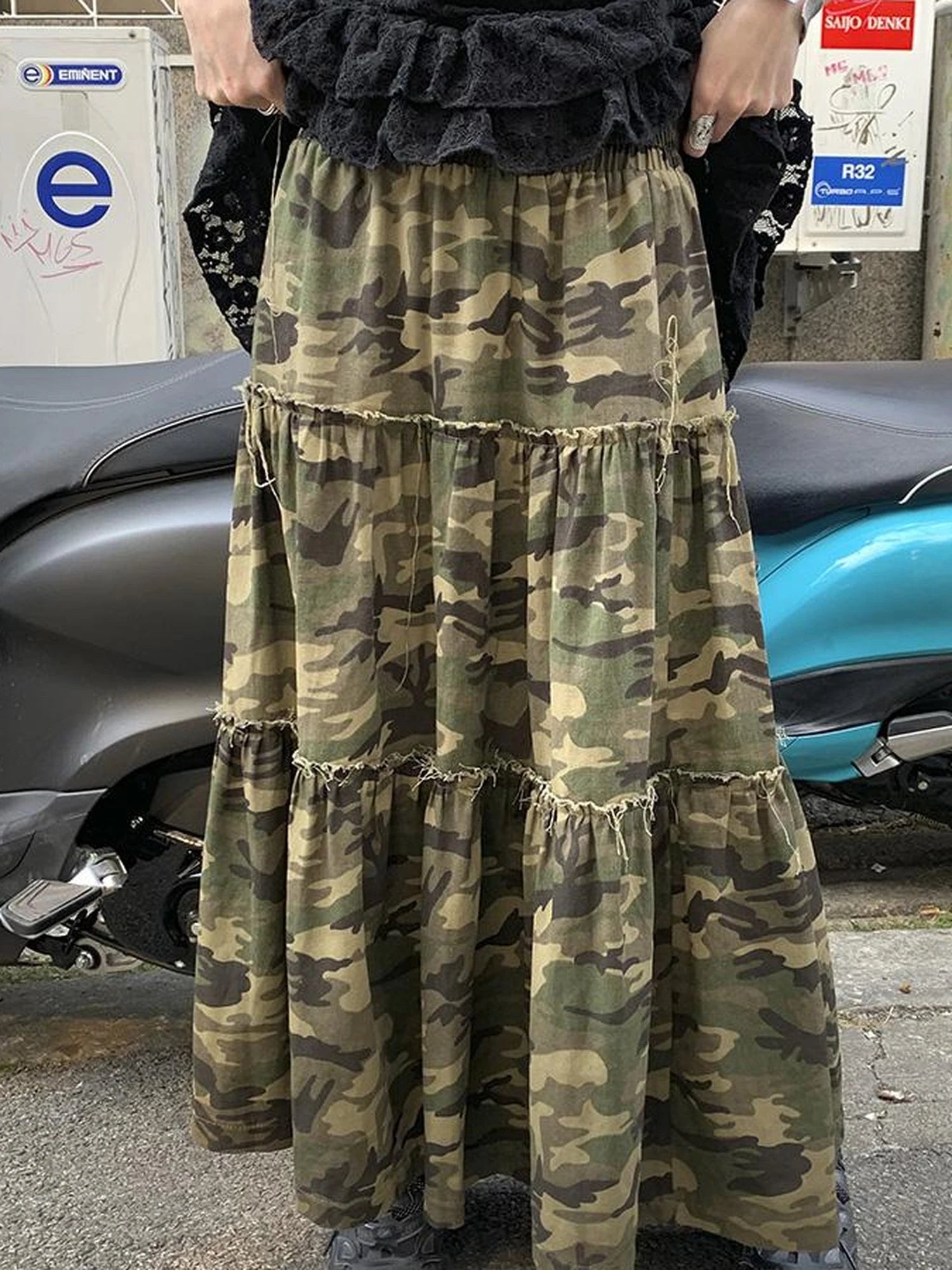 Vintage Distressed Camo Midi Skirt With Elastic Waistband
