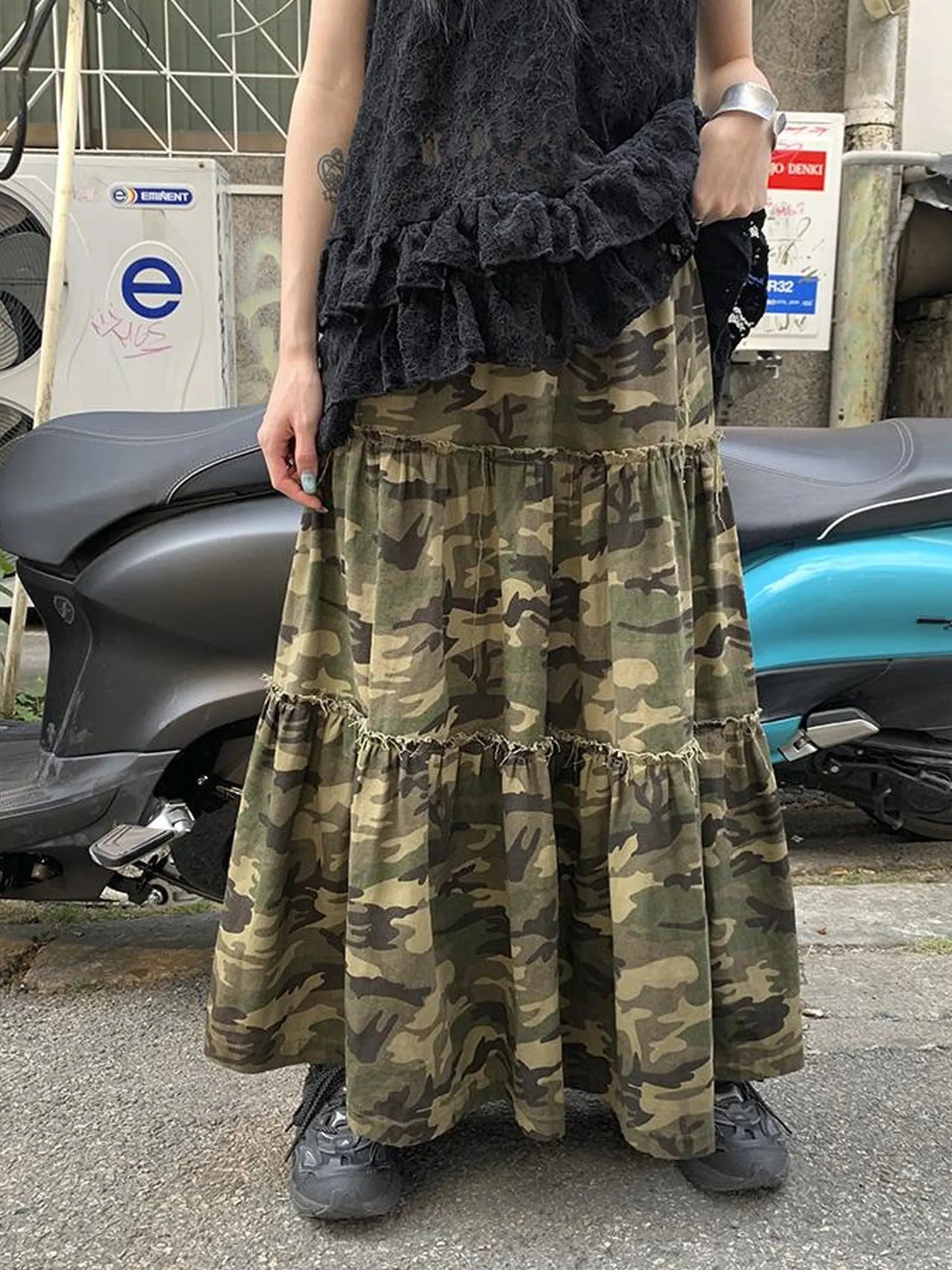 Vintage Distressed Camo Midi Skirt With Elastic Waistband