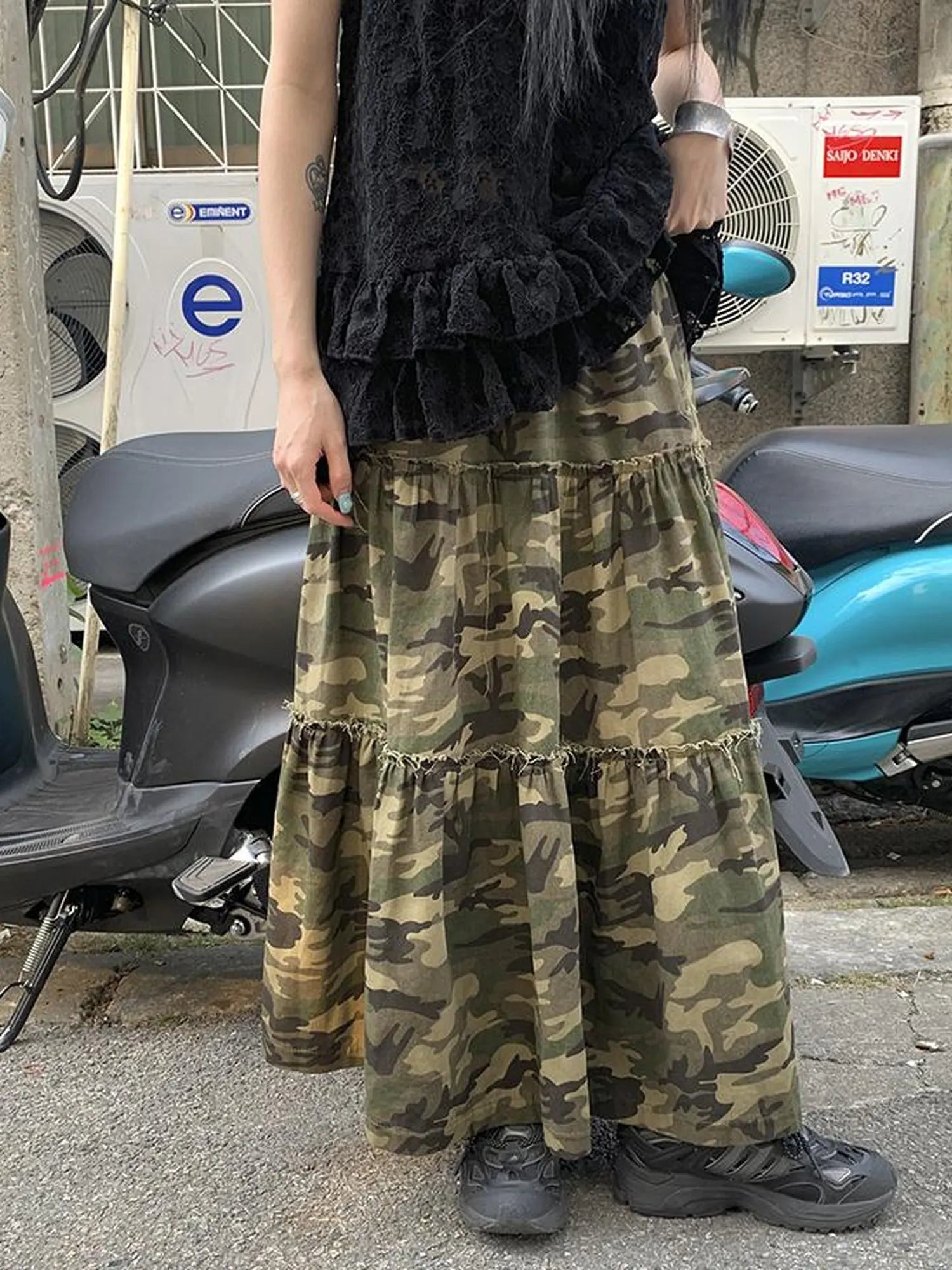 Vintage Distressed Camo Midi Skirt With Elastic Waistband