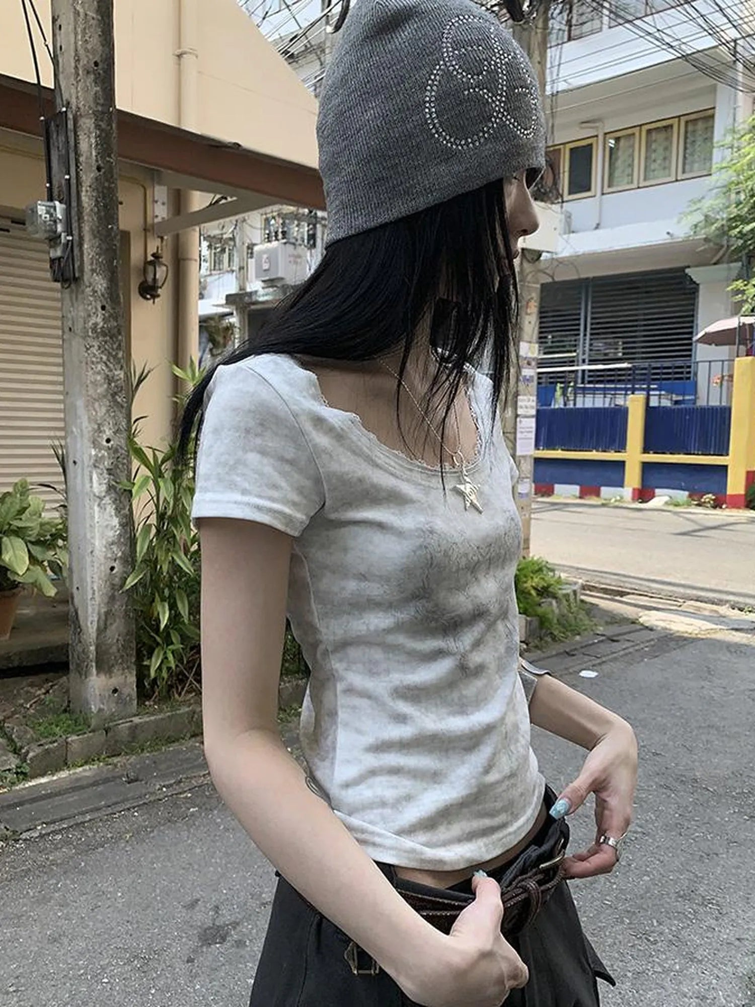 Vintage Floral Lace Collar Stretch Slim Tee