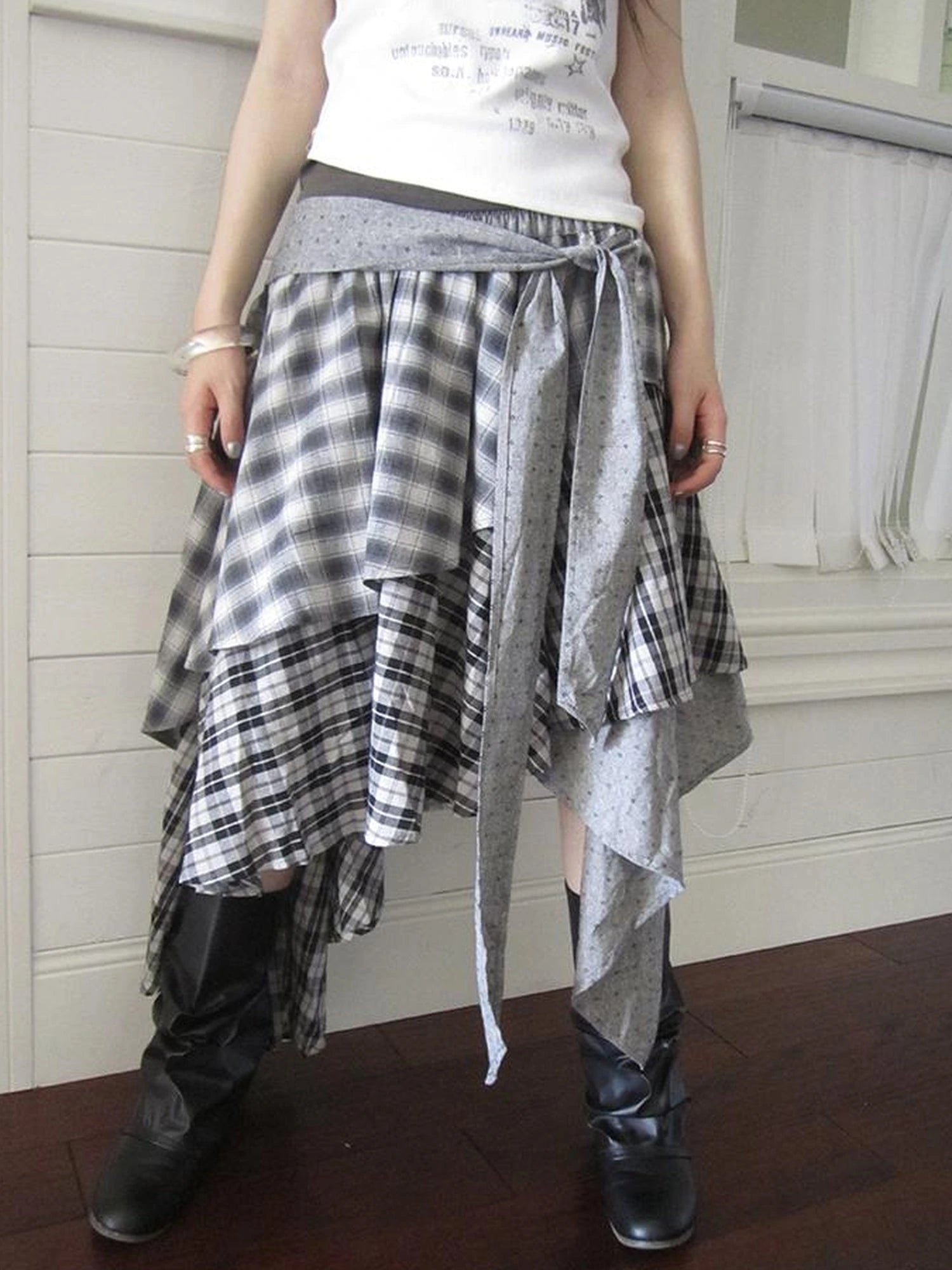 Vintage Plaid Skirt With Asymmetrical Hem And Elastic Waist