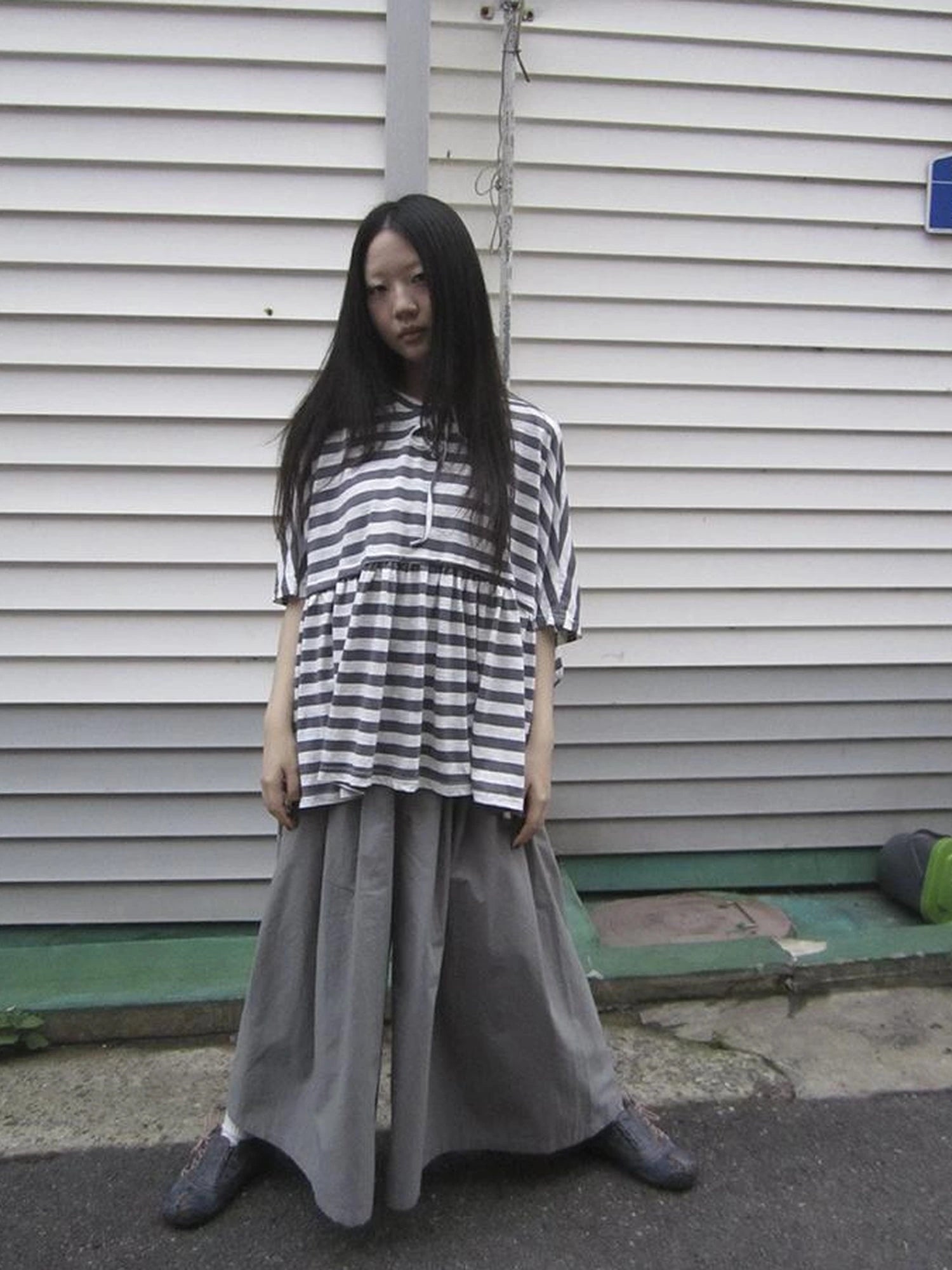 Wide Leg Cropped Pants with Elastic Waist and Pleated Detail