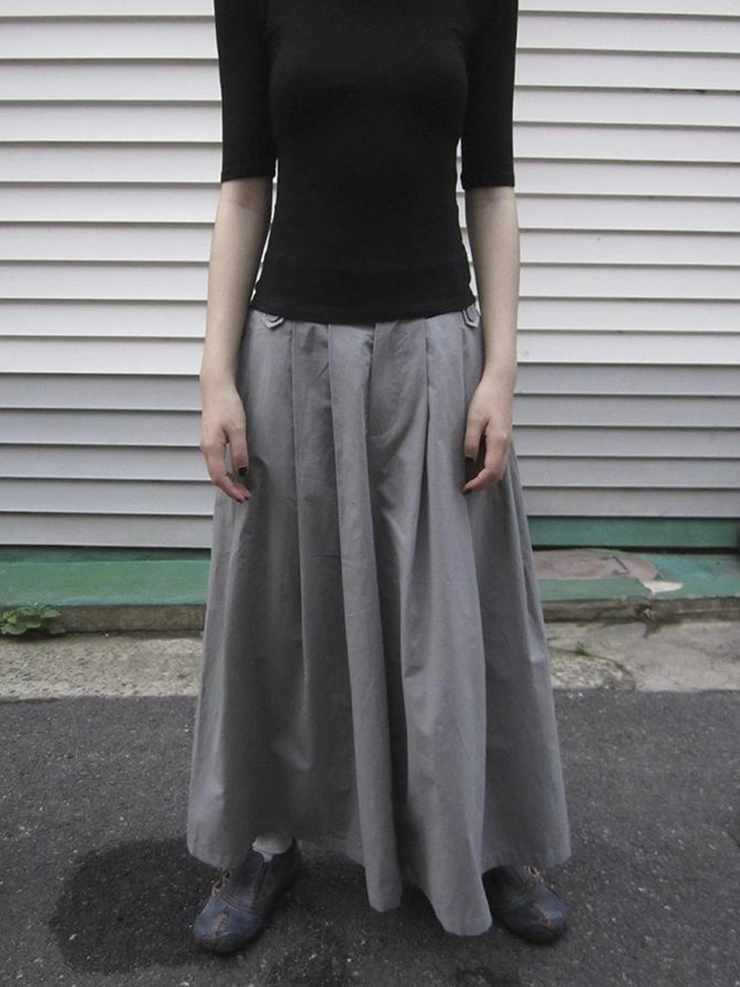 Wide Leg Cropped Pants with Elastic Waist and Pleated Detail