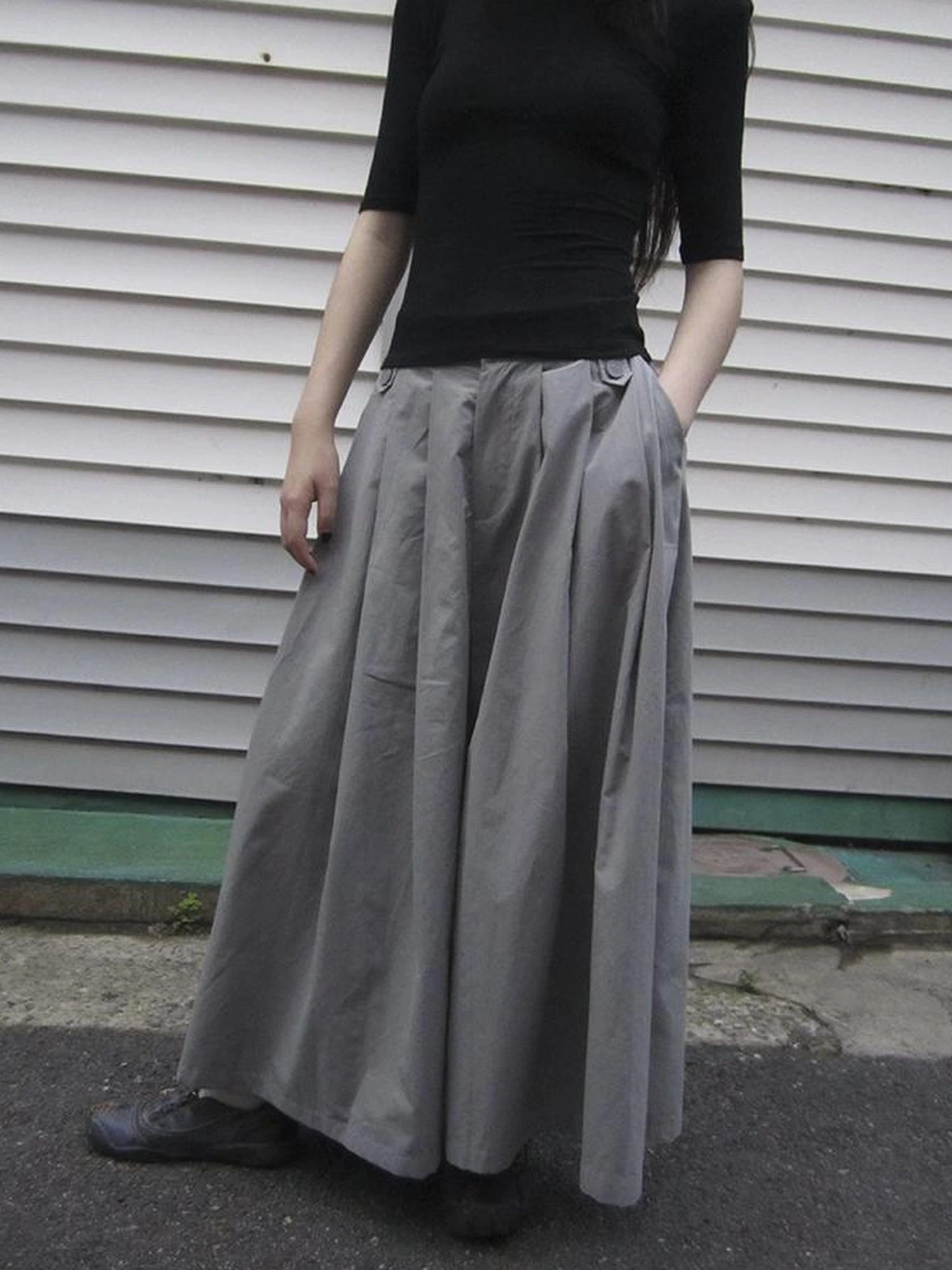 Wide Leg Cropped Pants with Elastic Waist and Pleated Detail