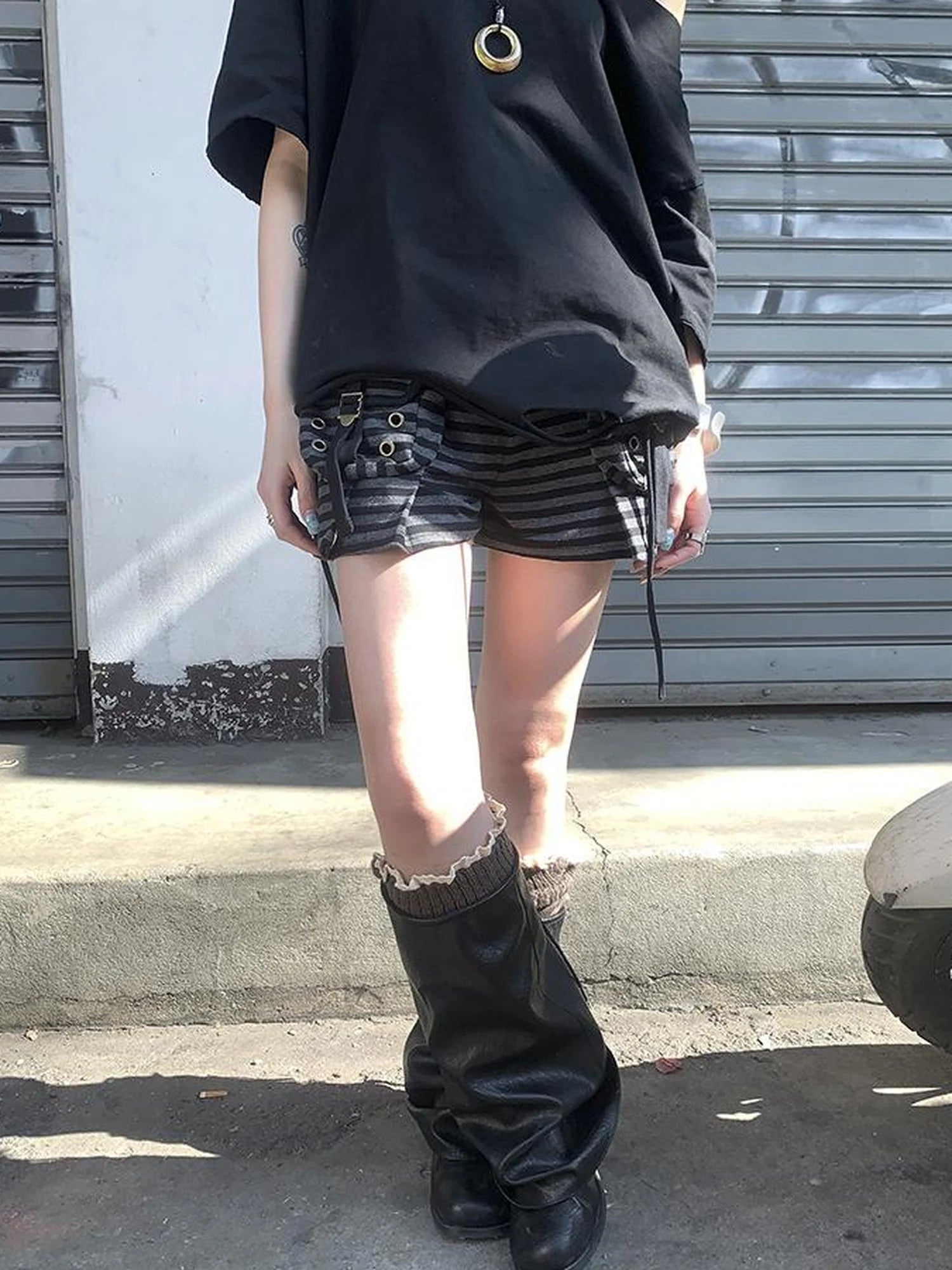 Y2K Low Waist Flap Pocket Pleated Trousers In Black Gray Stripe