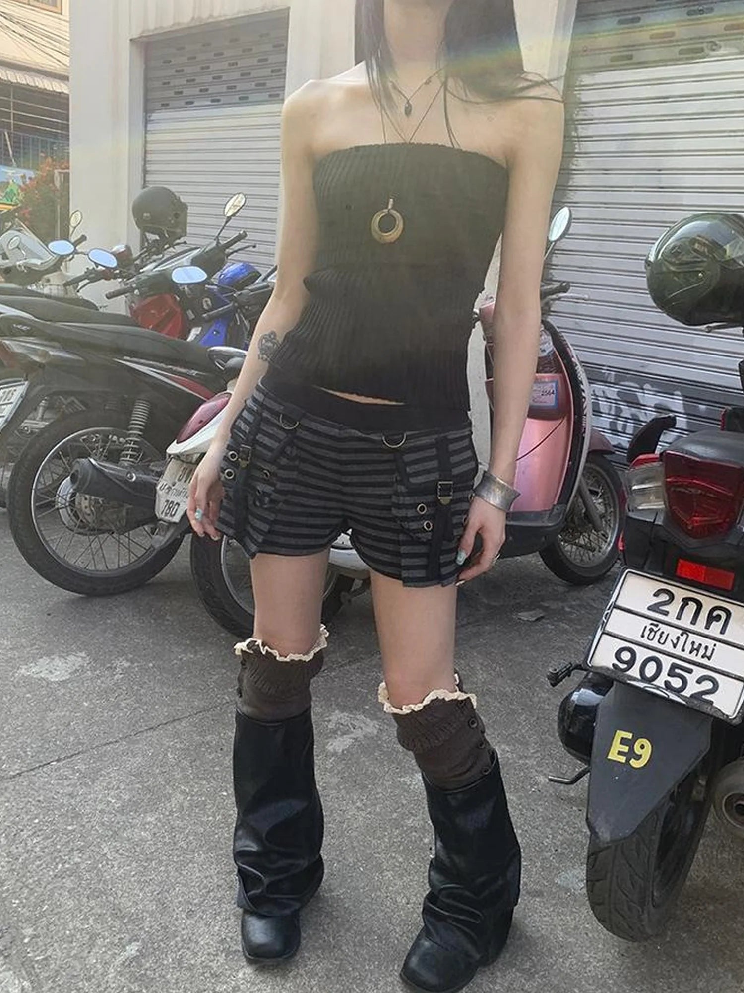 Y2K Low Waist Flap Pocket Pleated Trousers In Black Gray Stripe