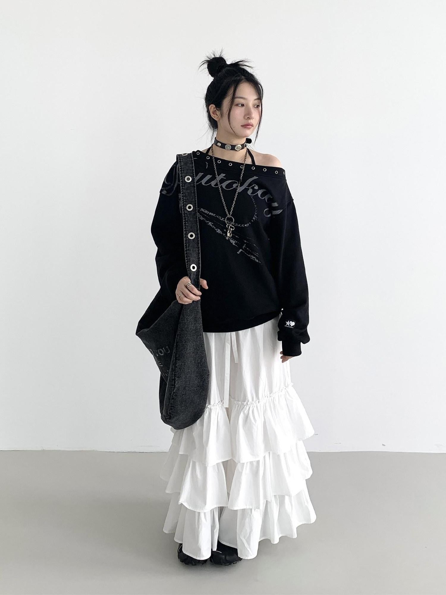 atrandom Black Asymmetric Dropped Shoulder Eyelet Text Print Women&