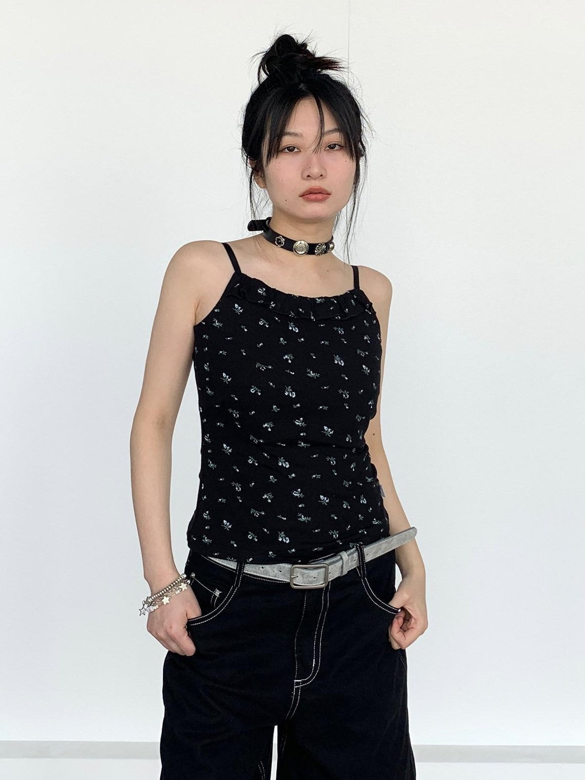 atrandom Black Ditsy Floral Ruffle Slim Women&
