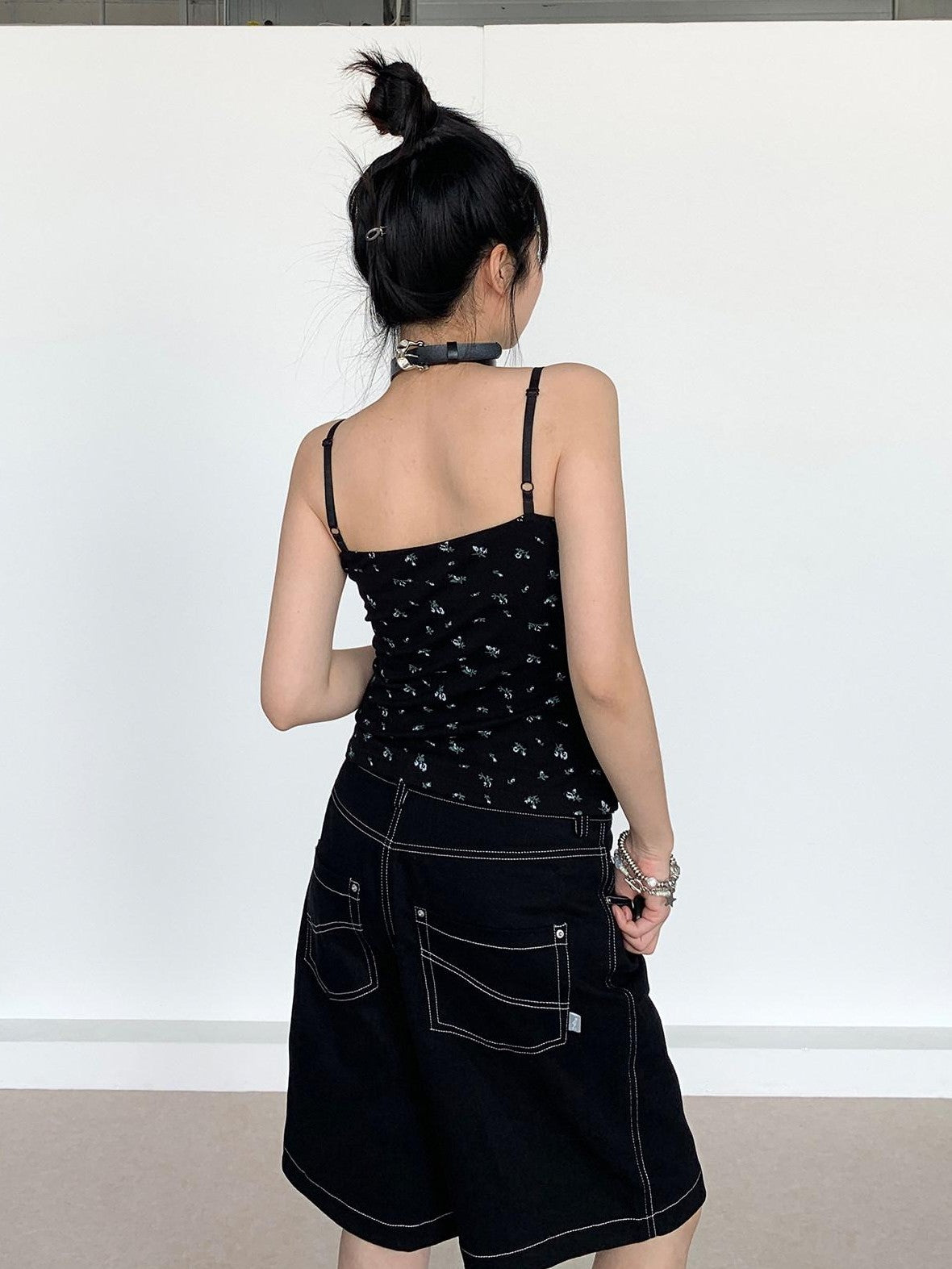 atrandom Black Ditsy Floral Ruffle Slim Women&