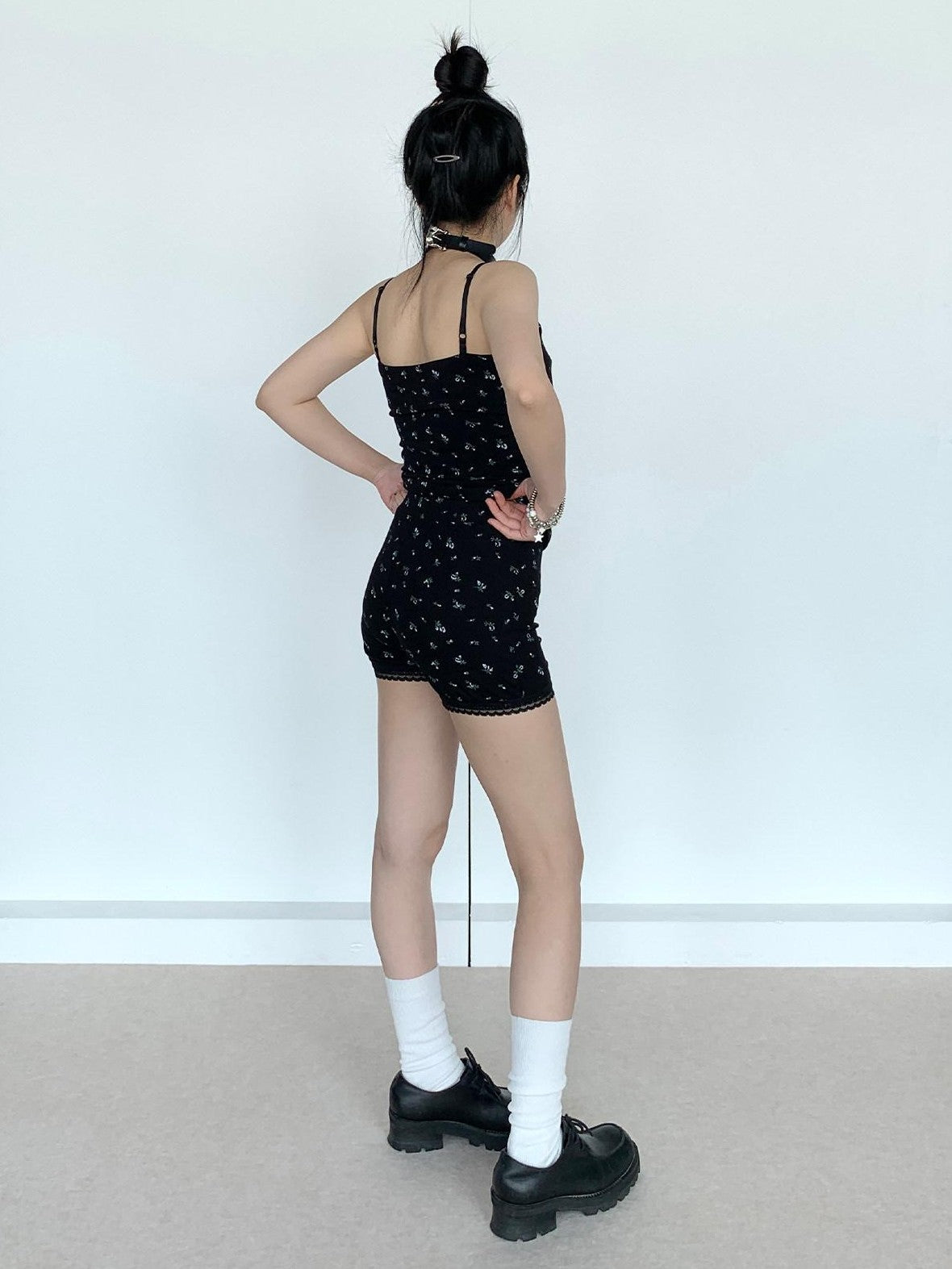 atrandom Black Floral Lace Natural Waist Slim Fit Women&