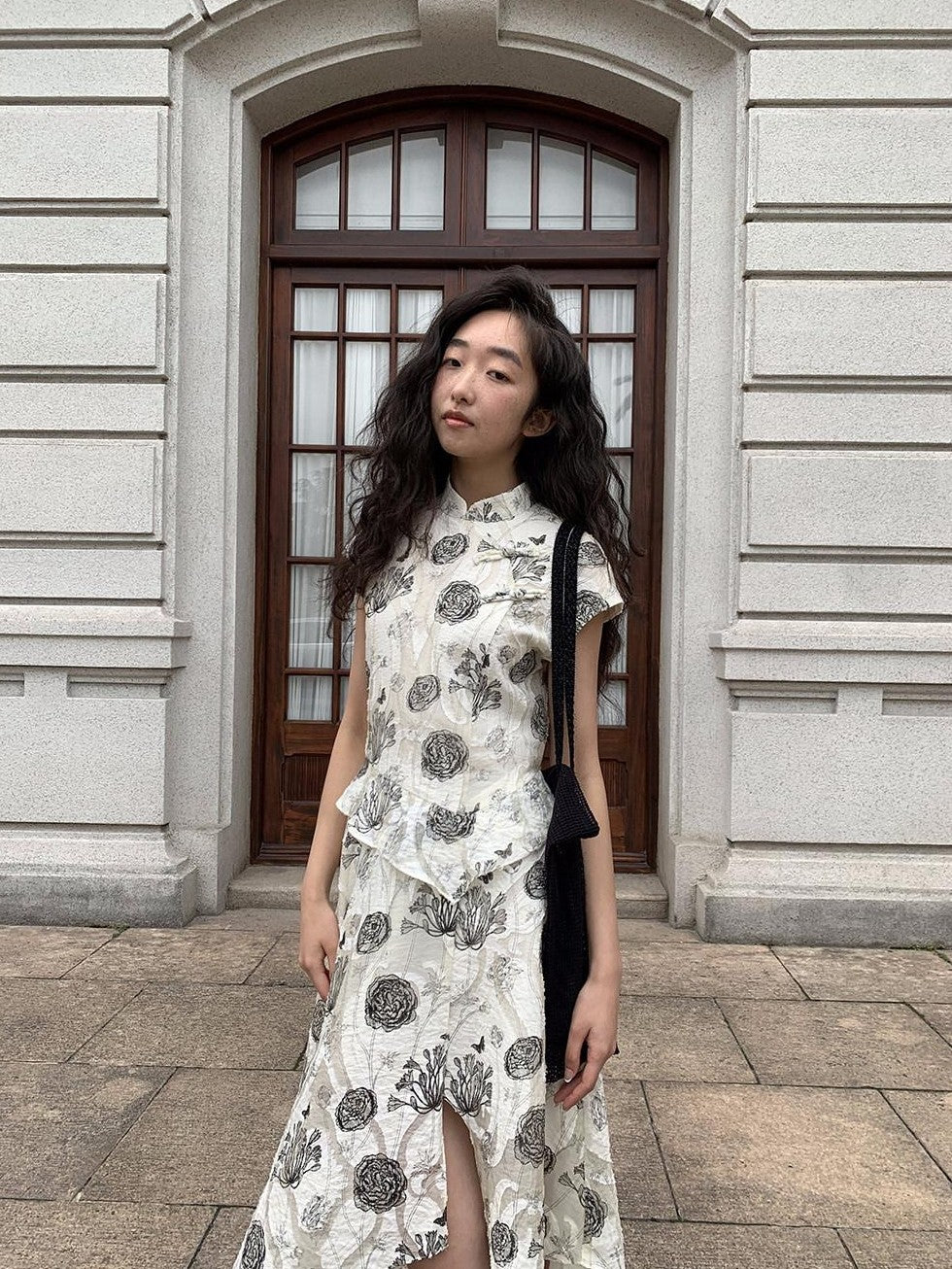 Dorydory Ivory Cutwork Stand Collar Asymmetric Hem Women&