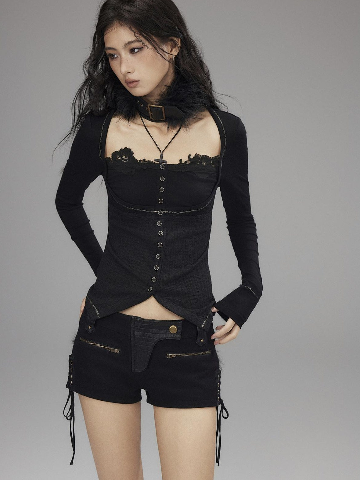Low pixel Slim Fit Gothic V-neck Paneled Knit Black Womens Everyday Long Sleeve Crop Tops