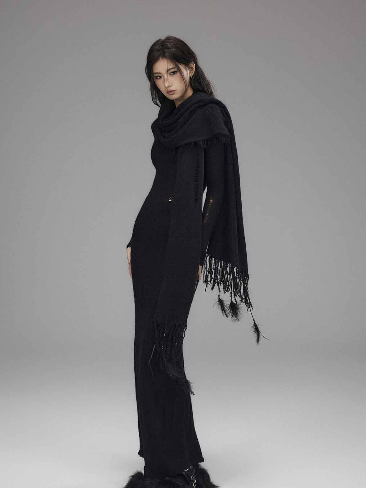 Low pixel Waist Defining Wool Knit Tassel Casual Long Sleeve Round Neck Black Maxi Dresses