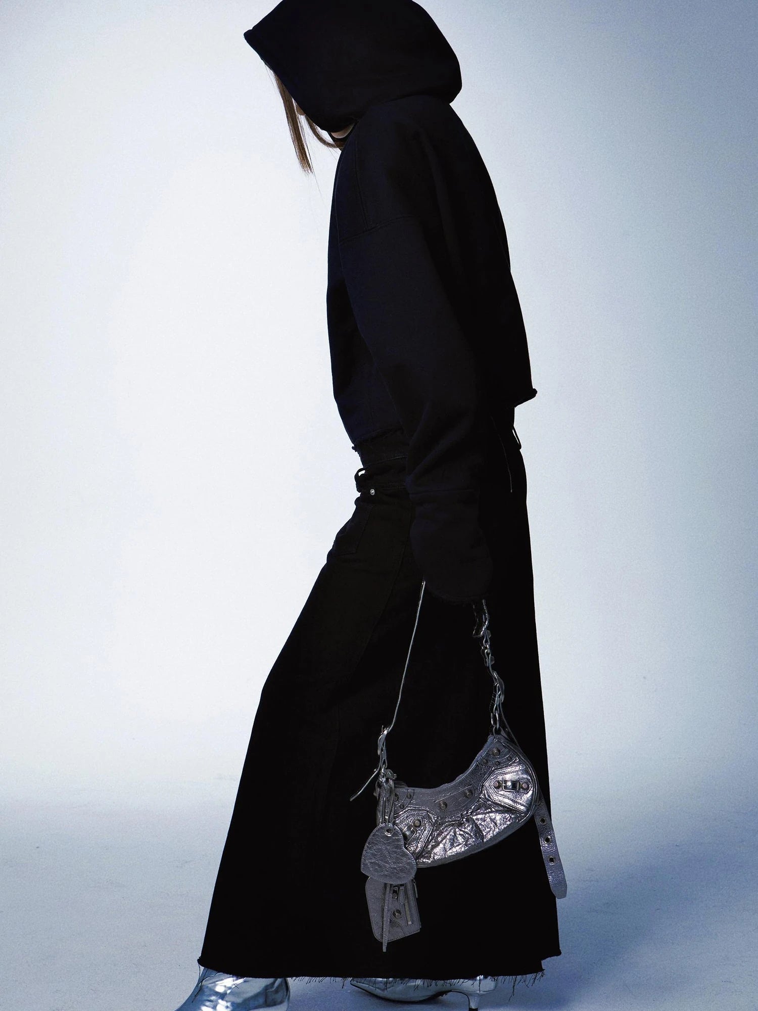 Oversized Black Zip Hoodie With Raw Edges And Shoulder Pads