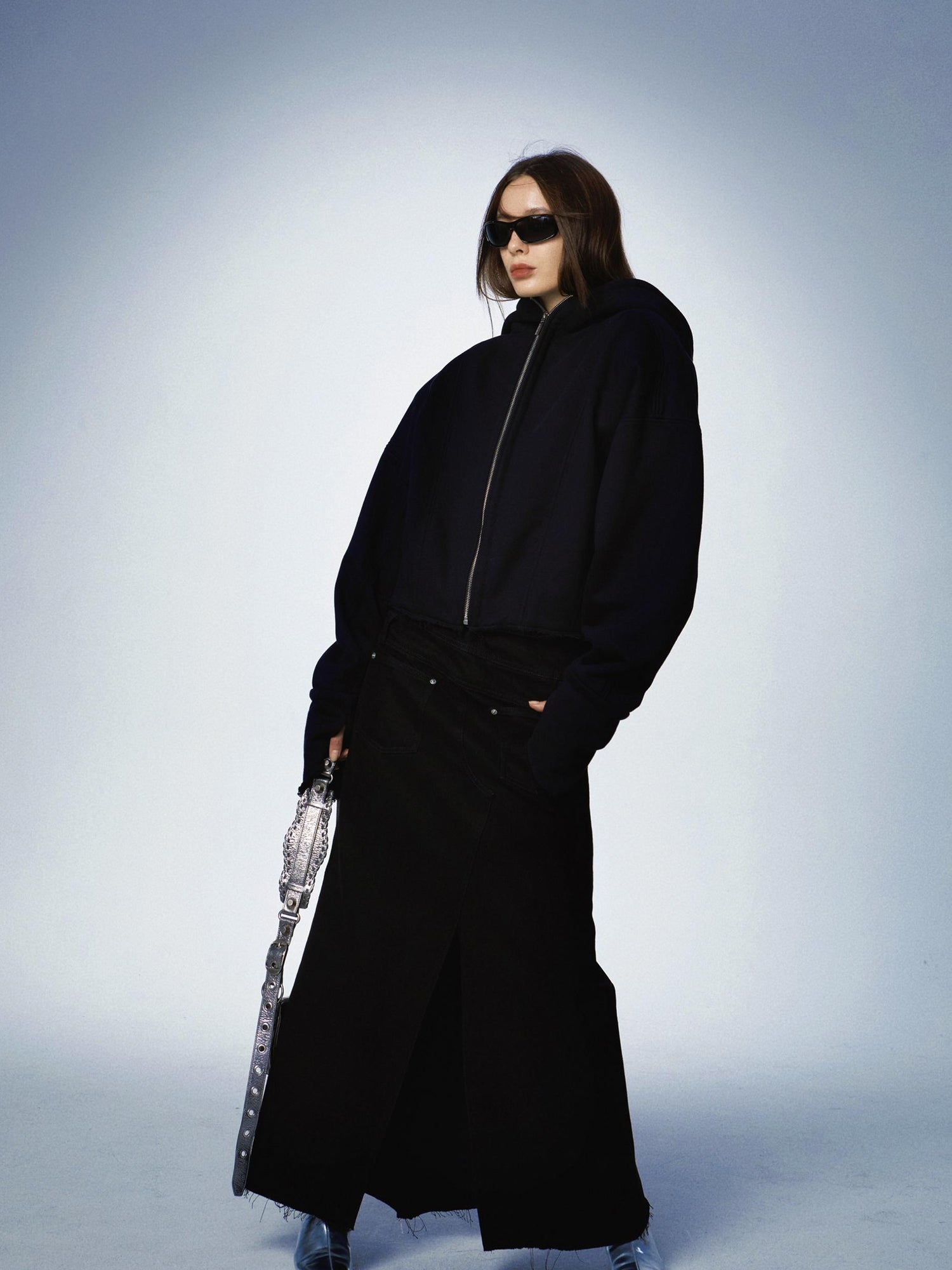 commonce.net Oversized Black Zip Hoodie With Raw Edges And Shoulder Pads
