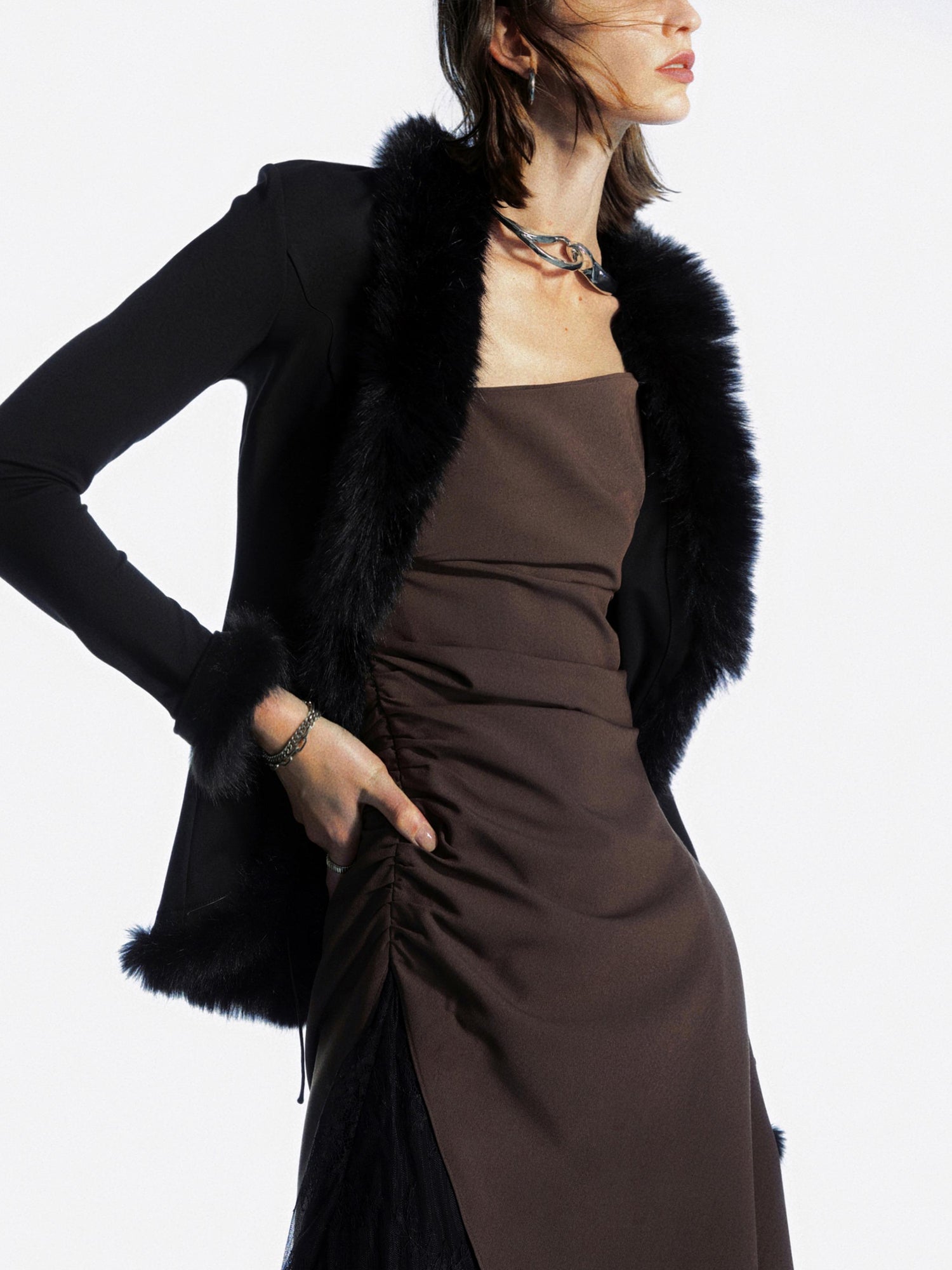 commonce net Black Fur Collar Curved Hem Knit Base Layer