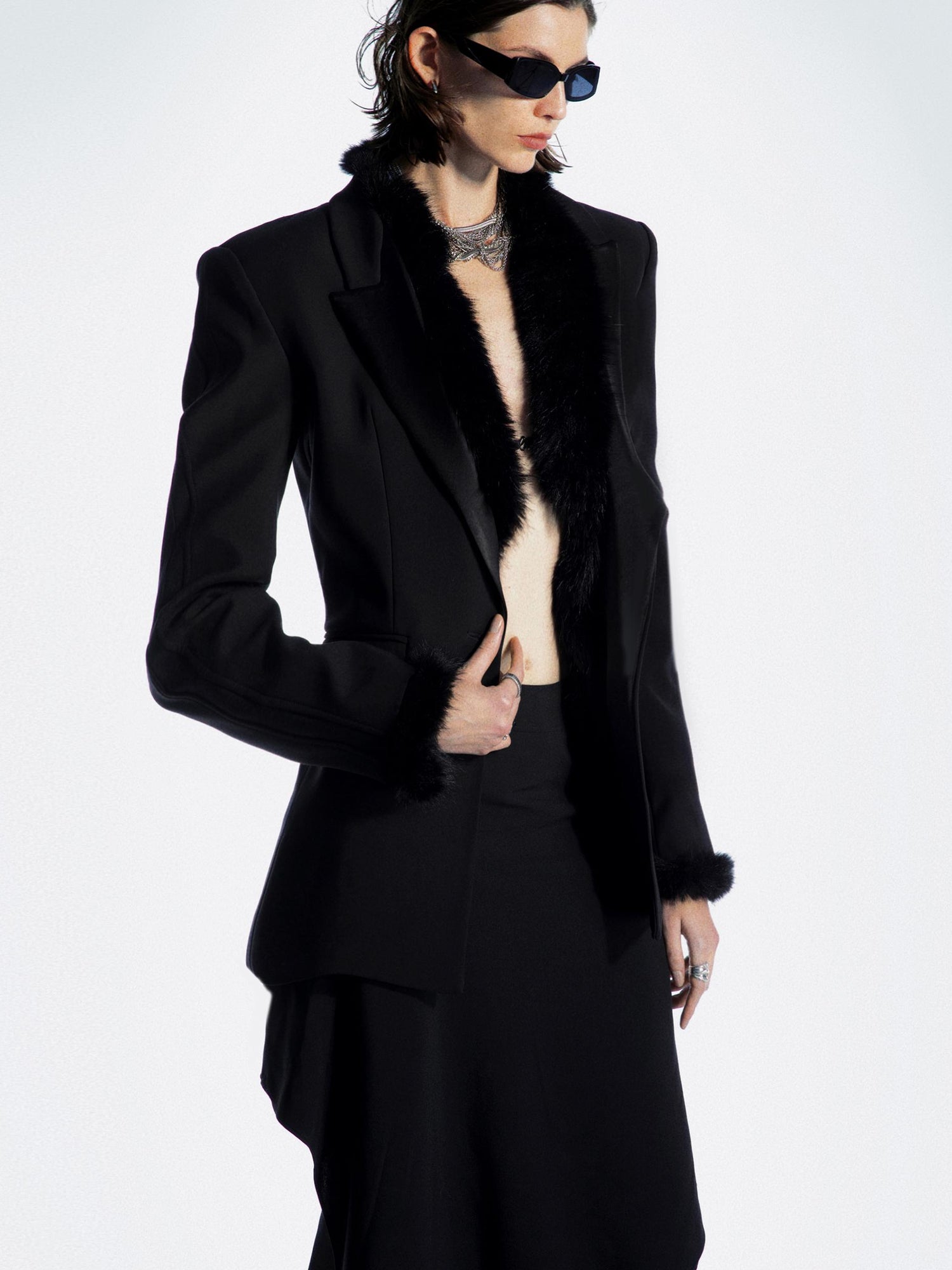 commonce net Black Fur Collar Curved Hem Knit Base Layer