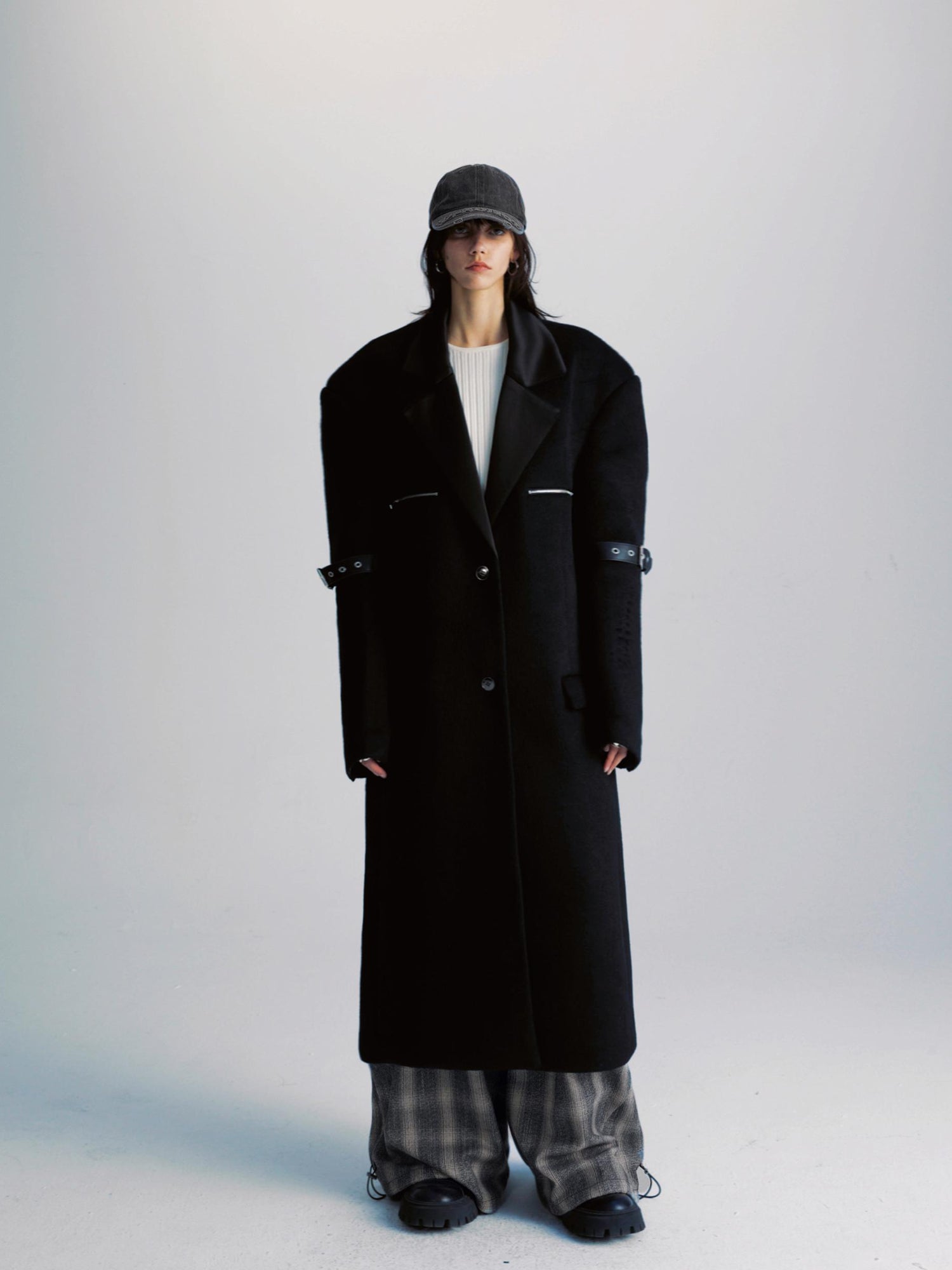 commonce net Black Patchwork Wool Blend Long Coat With Leather Sleeve Detail