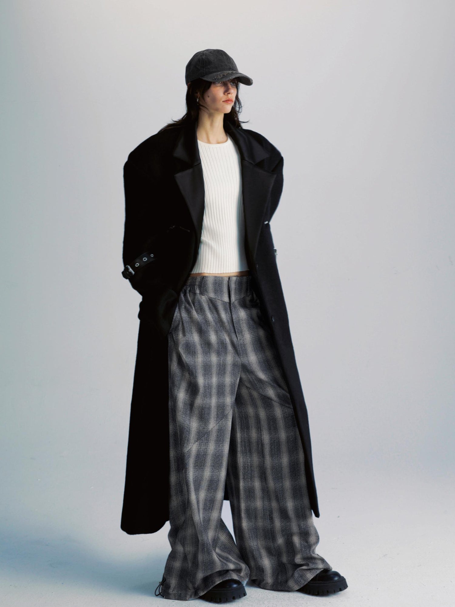 commonce net Black Patchwork Wool Blend Long Coat With Leather Sleeve Detail