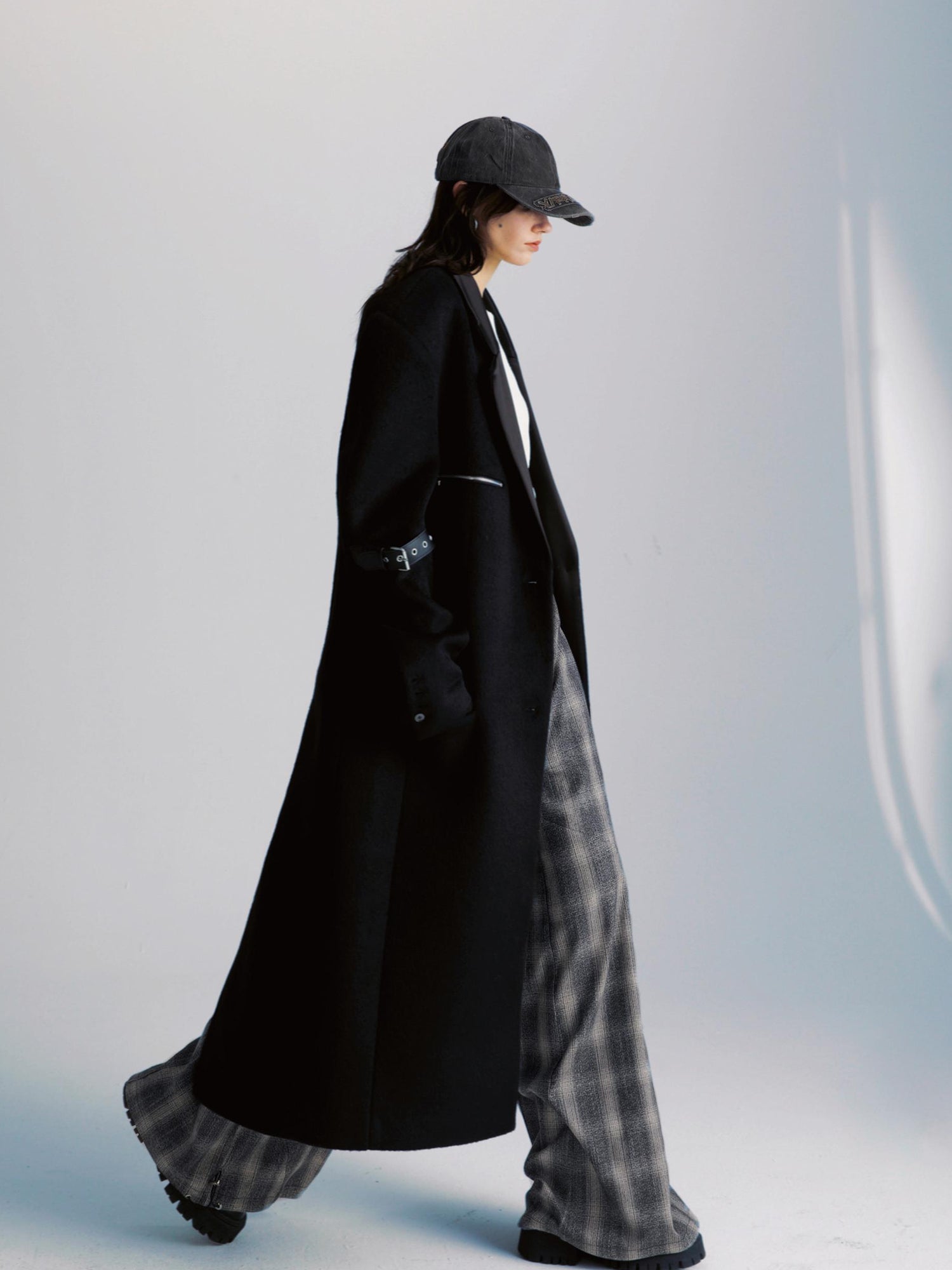 commonce net Black Patchwork Wool Blend Long Coat With Leather Sleeve Detail