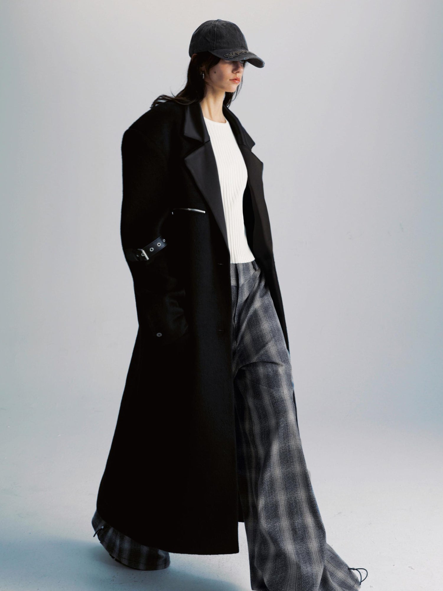 commonce net Black Patchwork Wool Blend Long Coat With Leather Sleeve Detail