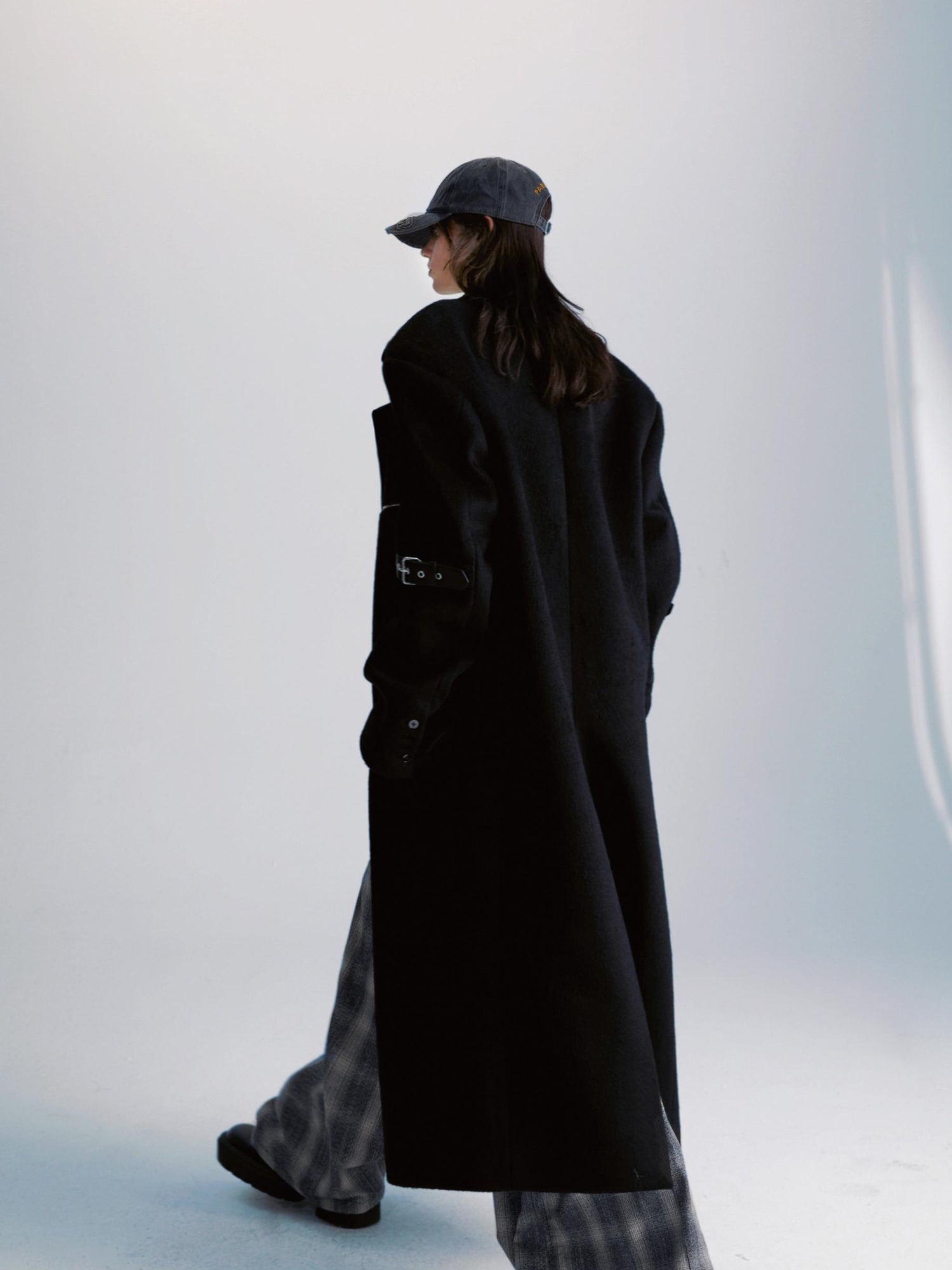 commonce net Black Patchwork Wool Blend Long Coat With Leather Sleeve Detail