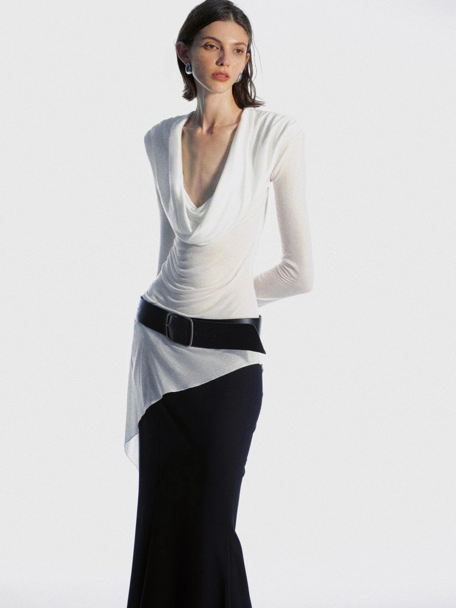 Ruched V-Neck Long Sleeve Tee