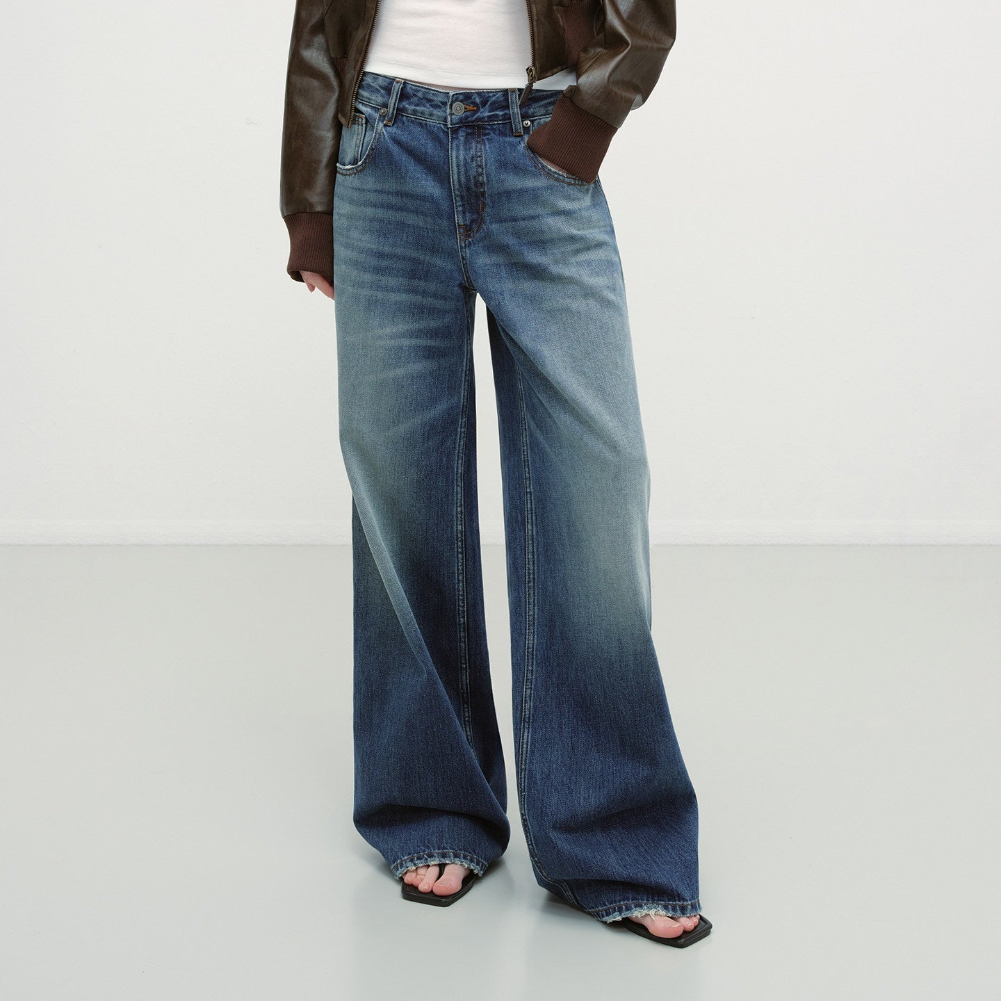 RUN TO THE FUTURE Durable Distressed Cotton Loose Fit Natural Waist Women Zip Fly Straight Jeans