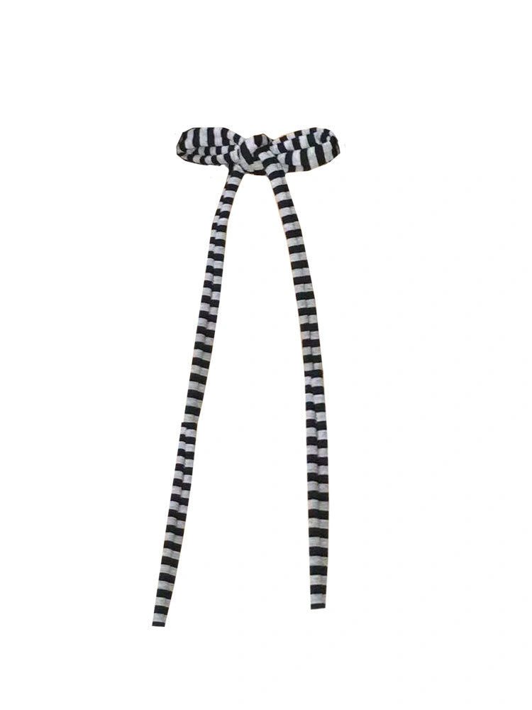 Y2K Black & Gray Striped Scarf Outfit Fashion