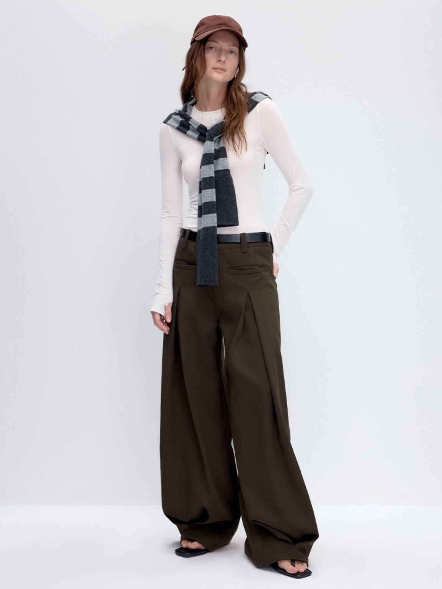 RUN TO THE FUTURE Pleated Low Waist Minimalist Loose Fit Women Vintage Green Wide-Leg Pants