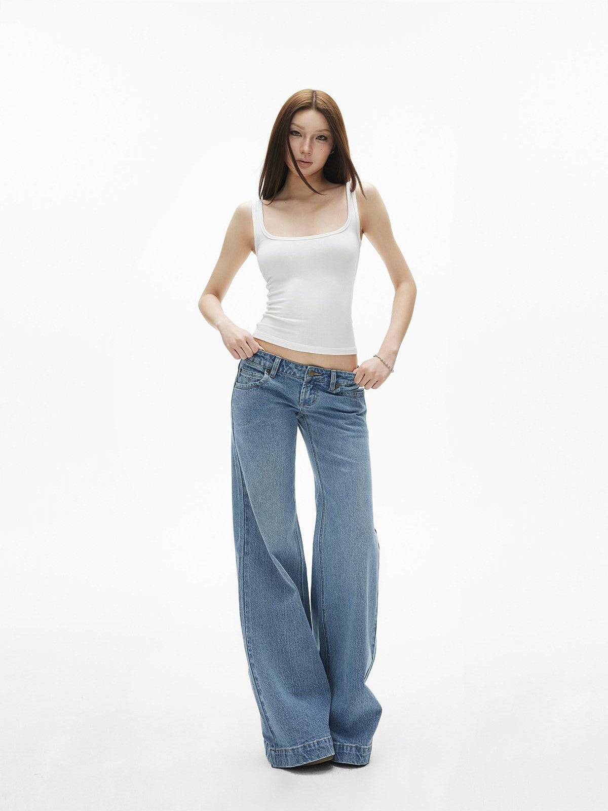 iamxiaa Light Wash Contrast Stitch Low Rise Five Pocket Women&