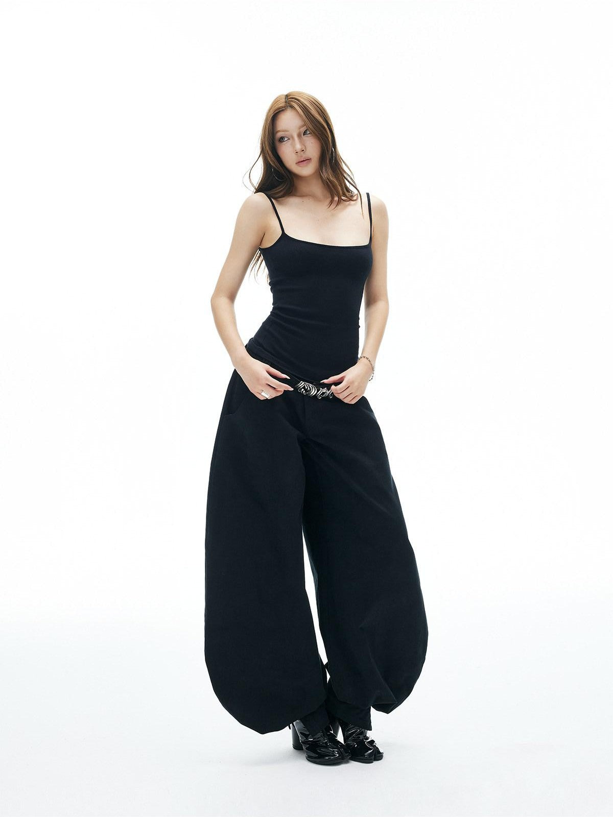 iamxiaa Ribbed Knit Slim Fit Thin Straps U Neck Women&