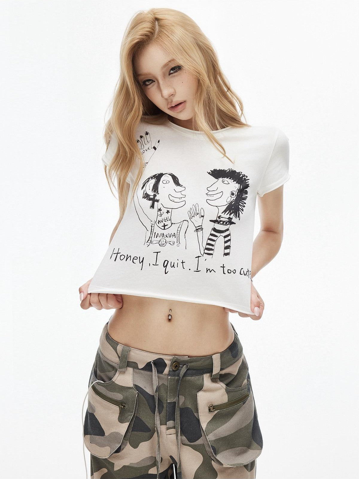 iamxiaa Visual Graffiti Print Rolled Hem Crewneck Women&
