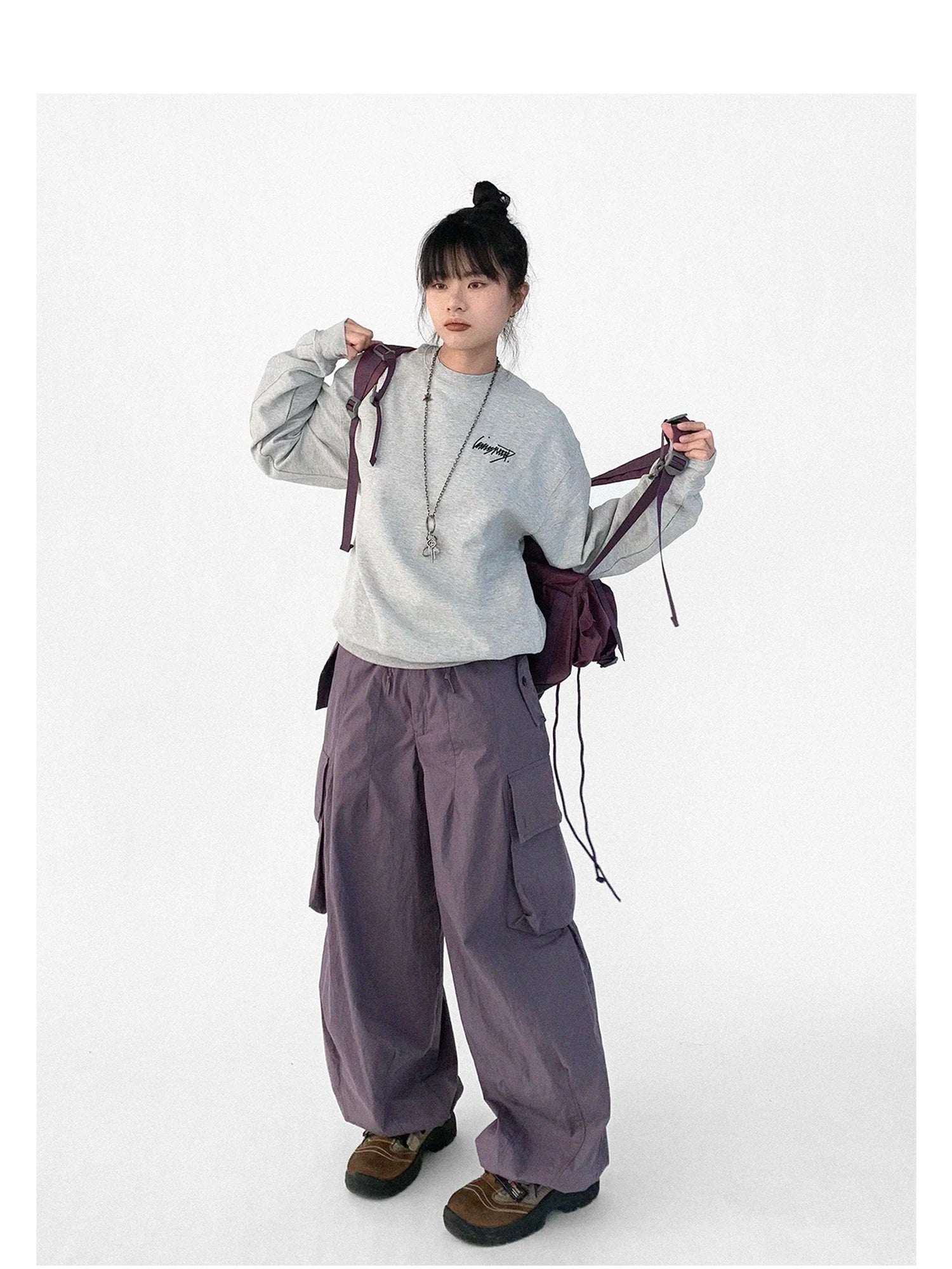 Cotton Elastic Sleeve Round Neck Embroidered Logo Sweatshirt