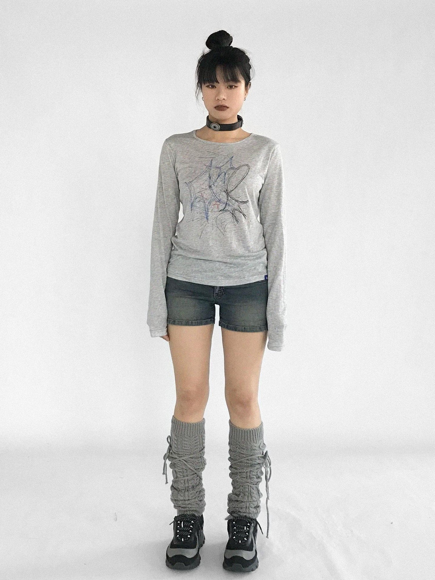 innomoood Doodle Line Graphic Tee And Long Sleeve Two Piece Set