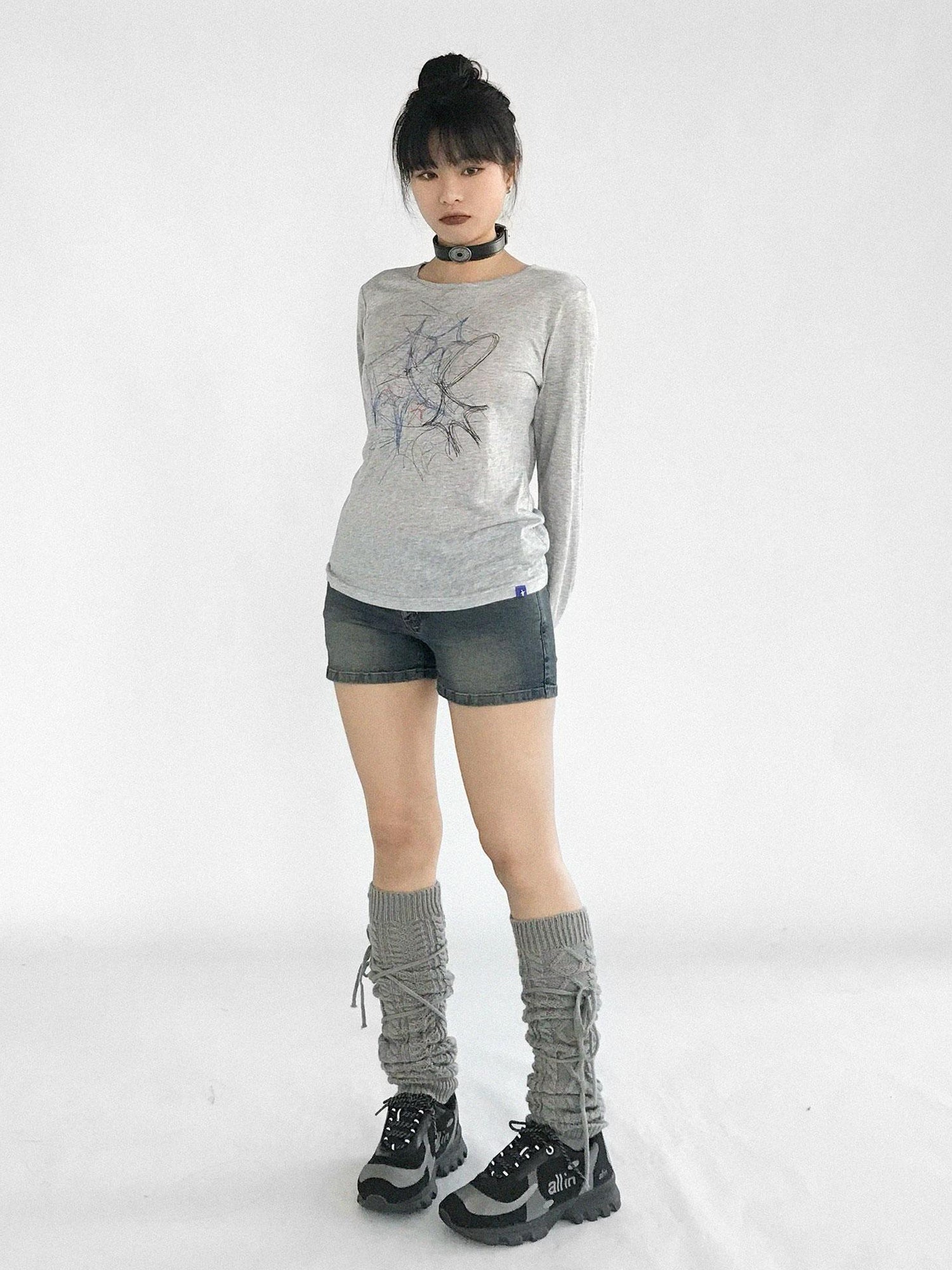 innomoood Doodle Line Graphic Tee And Long Sleeve Two Piece Set
