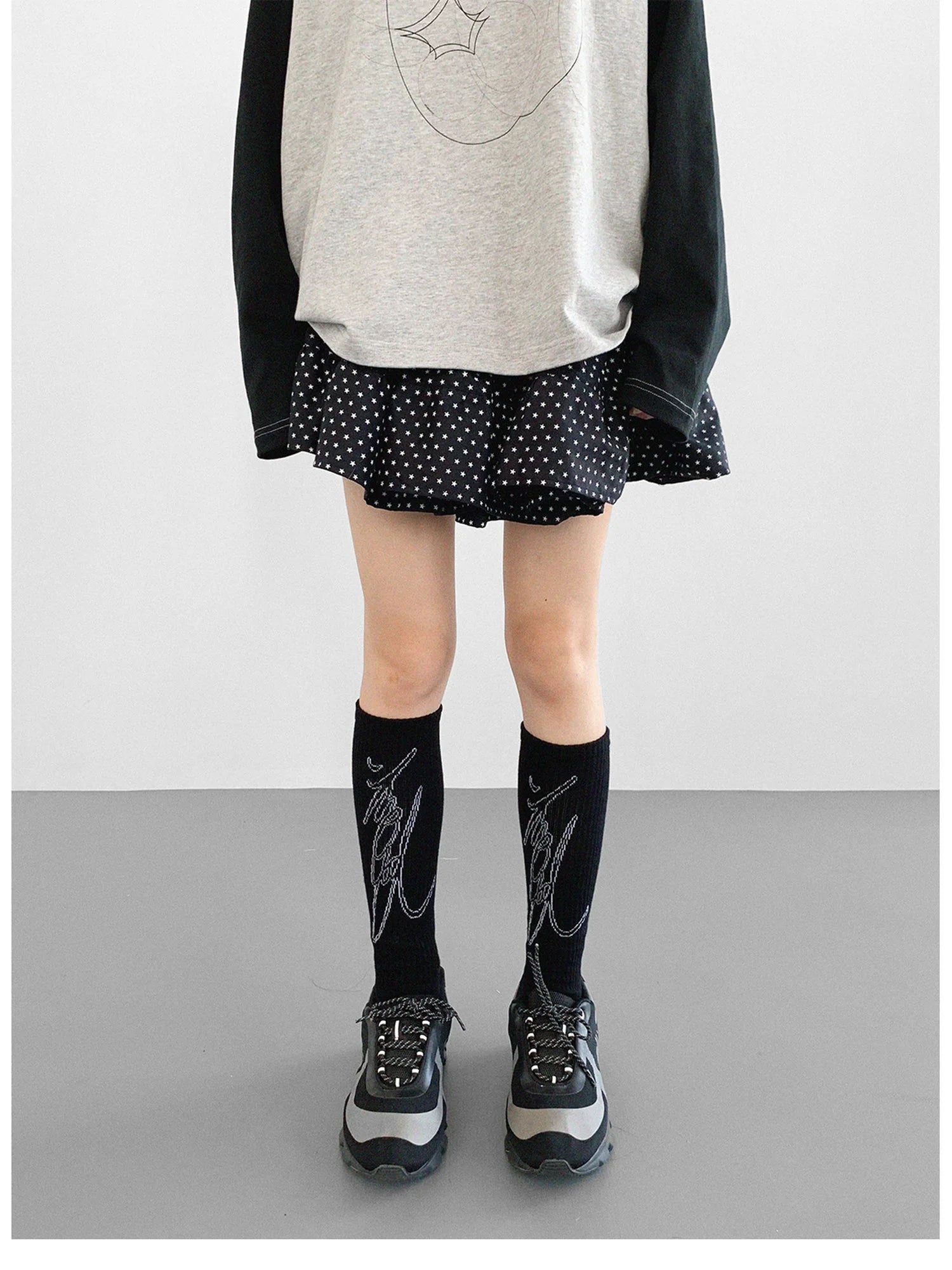 Handwritten Line Pattern Socks