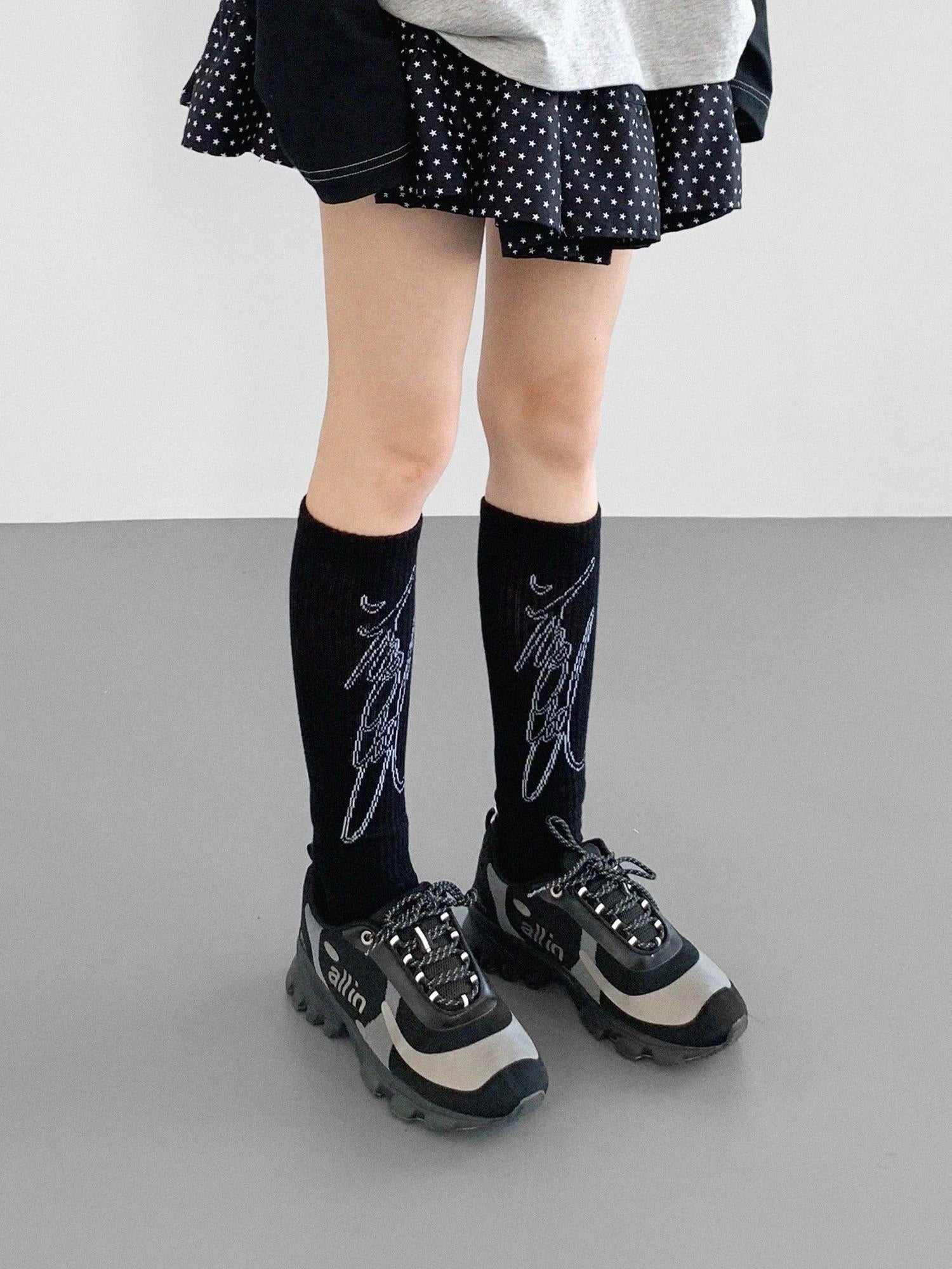 Handwritten Line Pattern Socks