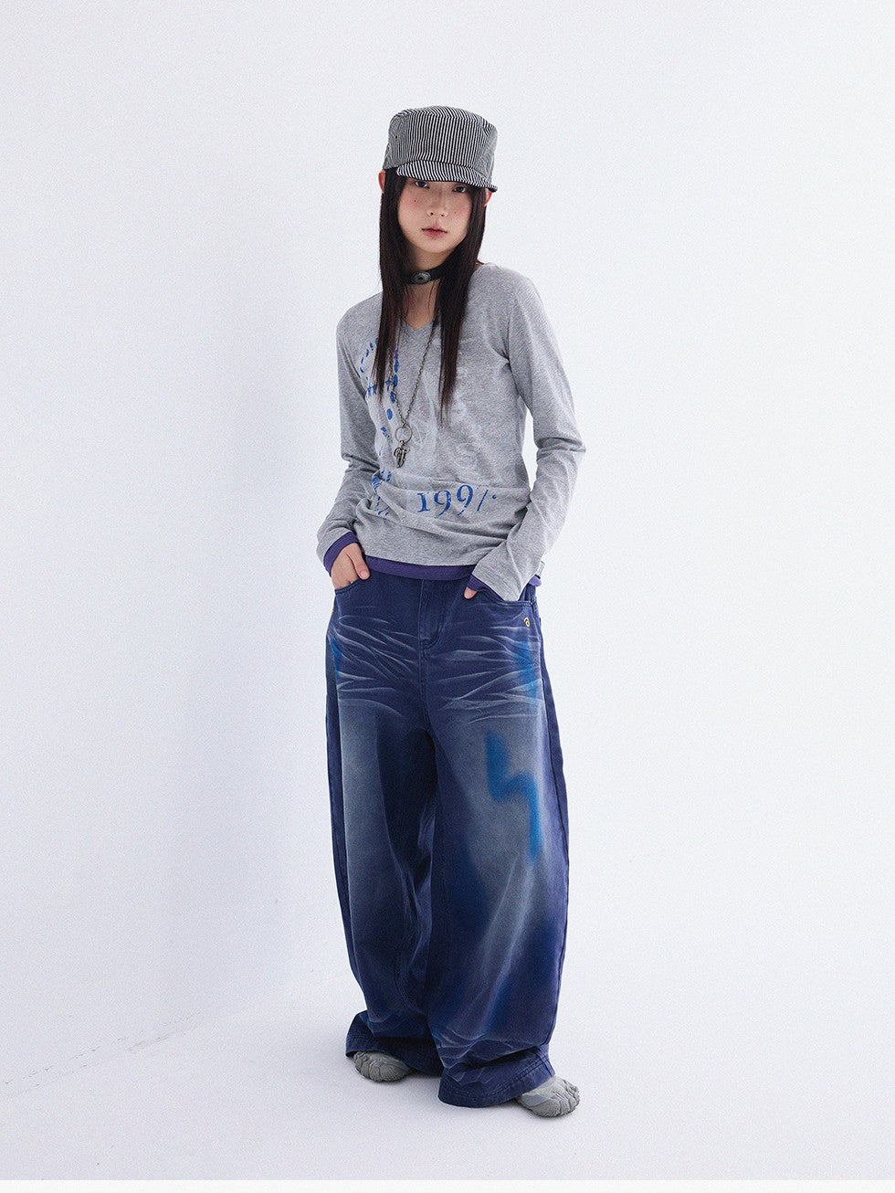 innomoood Heather Grey Distressed Print V-neck Spliced Women&
